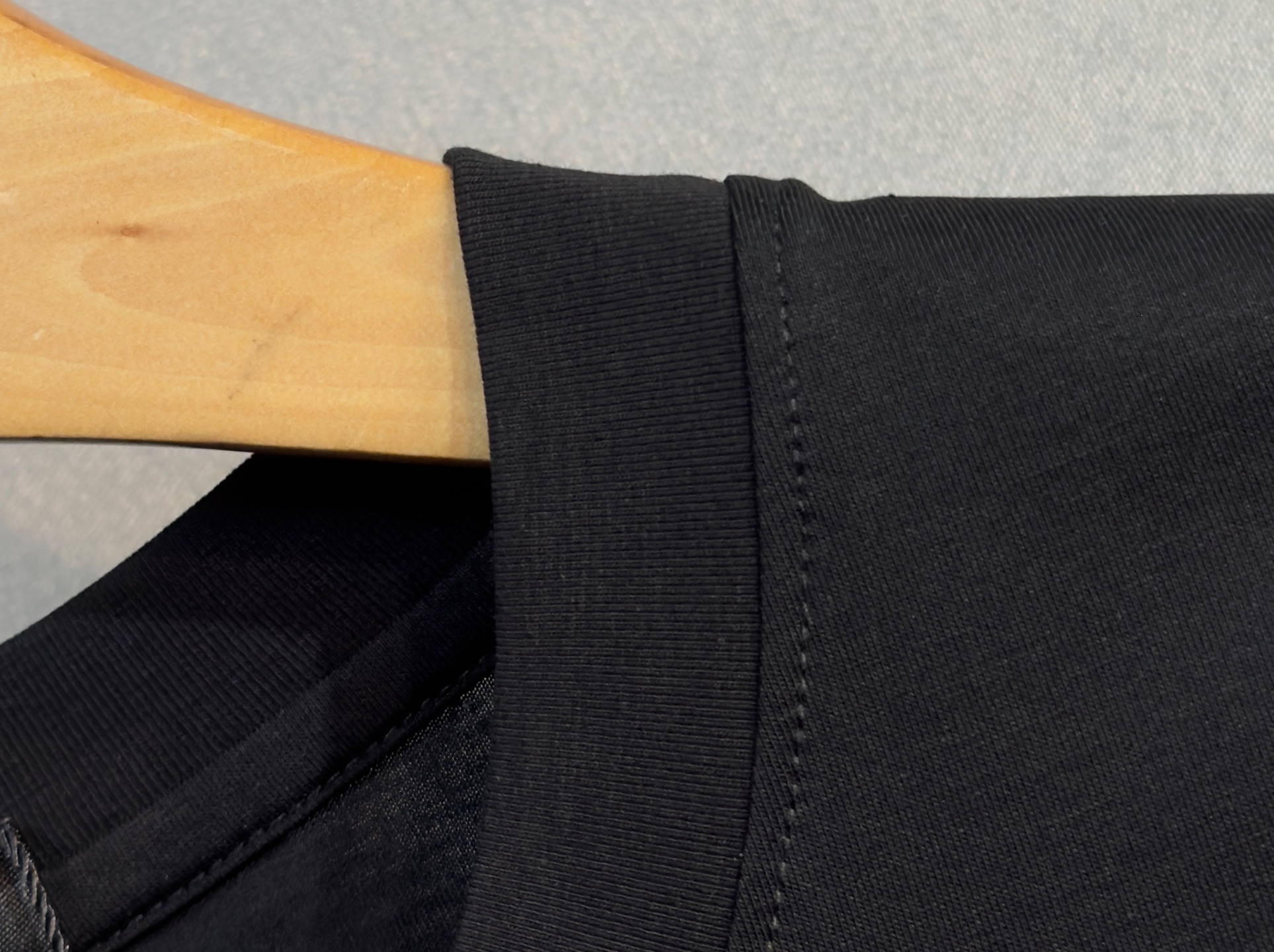 🔥🔥ARMANI 阿玛尼 高端定制 2026早春独家专供新款原单短袖T恤 高端版本 采用天丝丝光棉面料 