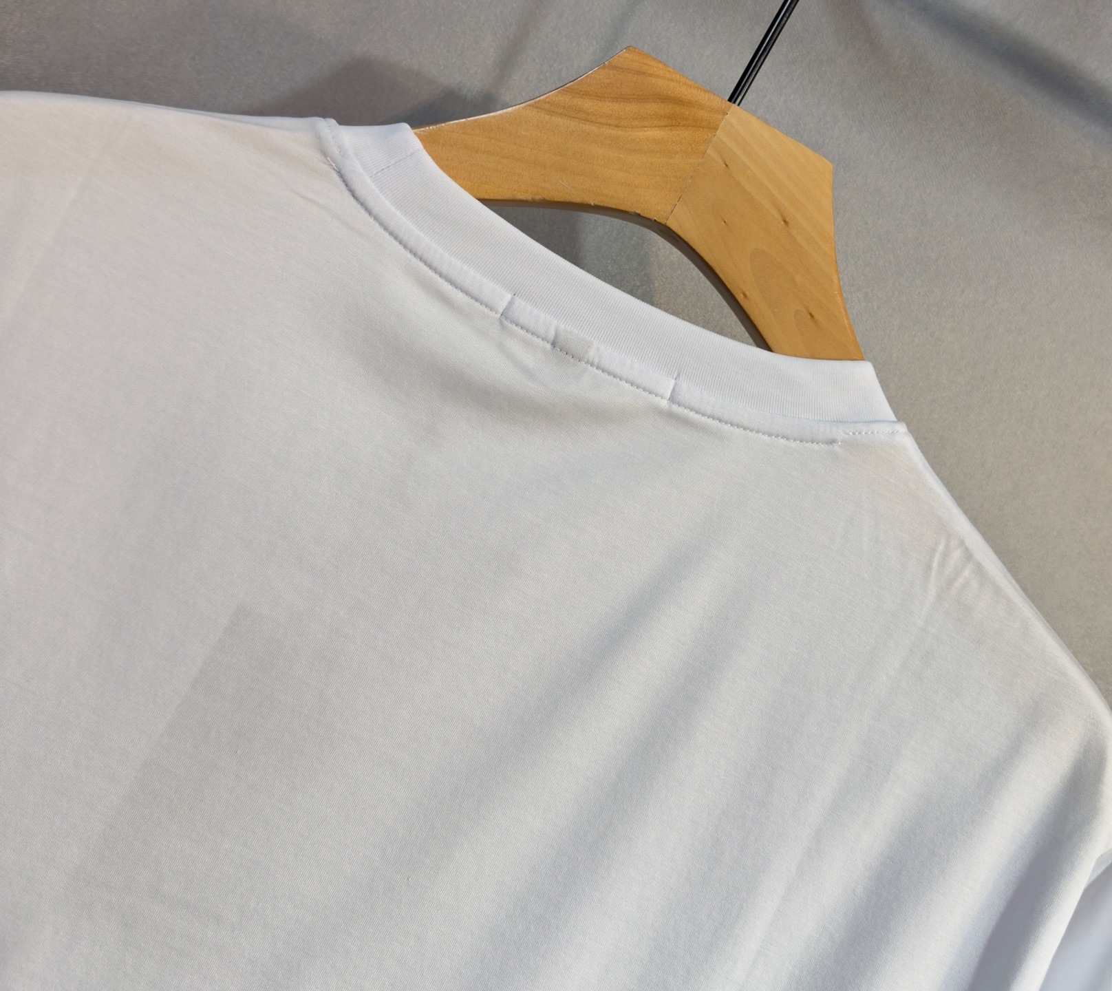 🔥🔥ARMANI 阿玛尼 高端定制 2026早春独家专供新款原单短袖T恤 高端版本 采用天丝丝光棉面料 