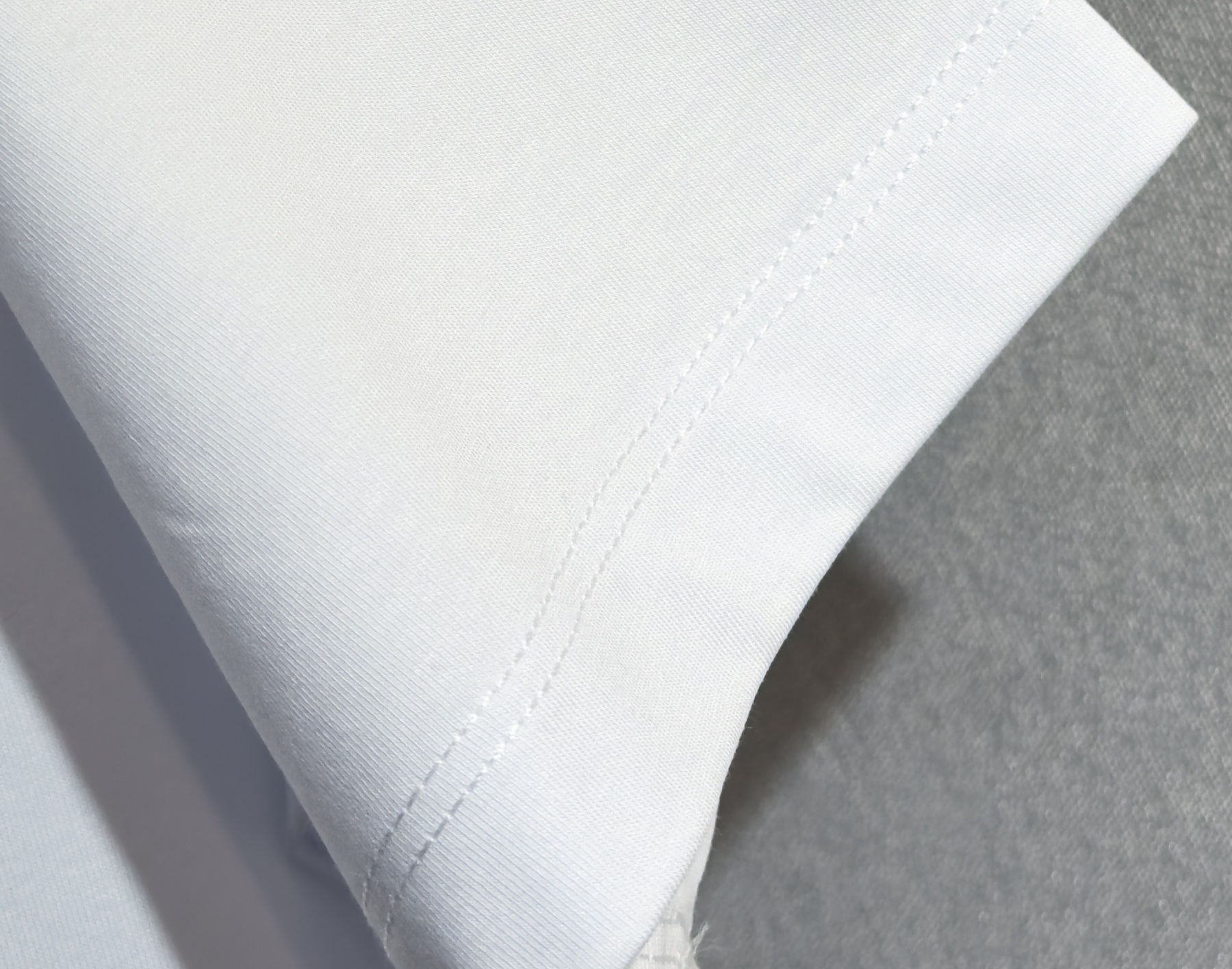 🔥🔥ARMANI 阿玛尼 高端定制 2026早春独家专供新款原单短袖T恤 高端版本 采用天丝丝光棉面料 