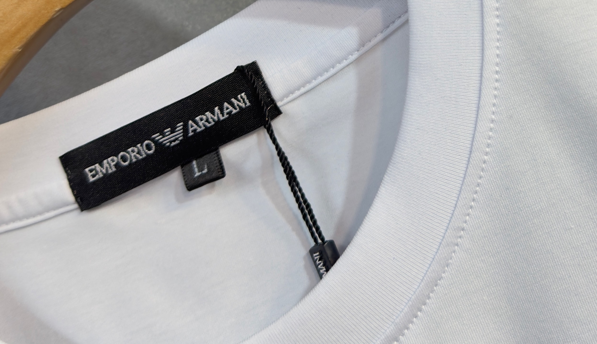 🔥🔥ARMANI 阿玛尼 高端定制 2026早春独家专供新款原单短袖T恤 高端版本 采用天丝丝光棉面料 