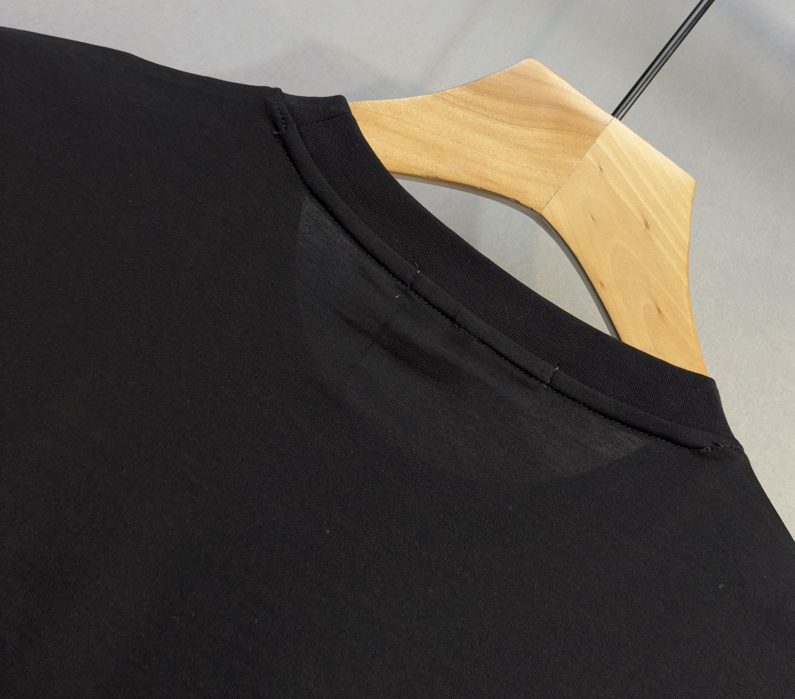 🔥🔥ARMANI 阿玛尼 高端定制 2026早春独家专供新款原单短袖T恤 高端版本 采用天丝丝光棉面料 