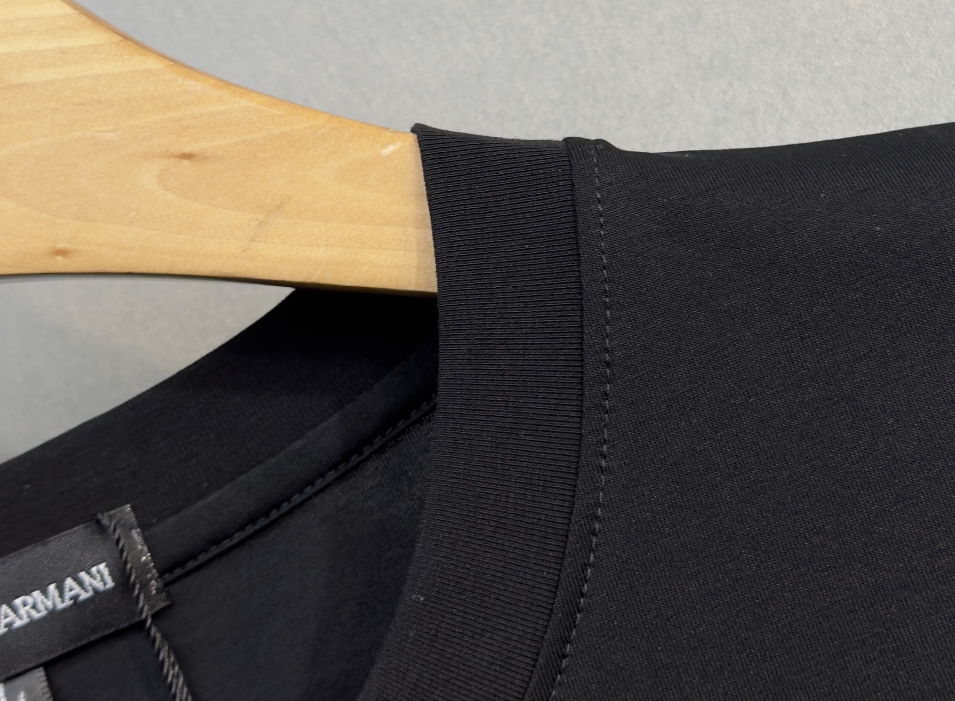 🔥🔥ARMANI 阿玛尼 高端定制 2026早春独家专供新款原单短袖T恤 高端版本 采用天丝丝光棉面料 