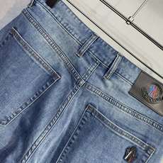 🔥MONCLER 蒙口 26年新款牛仔裤🔥专柜热销款 品味与价值共享 身穿着非常舒适 低调不失奢华 穿出 🔥MONCLER 蒙口 26年新款牛仔裤🔥专柜热销款 品味与价值共享 身穿着非常舒适 低调不失奢华 穿出