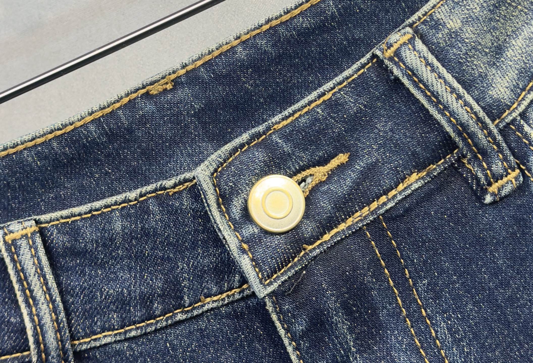 🔥LOEWE 罗意威 26年新款牛仔裤🔥专柜热销款 品味与价值共享 身穿着非常舒适 低调不失奢华 穿出去