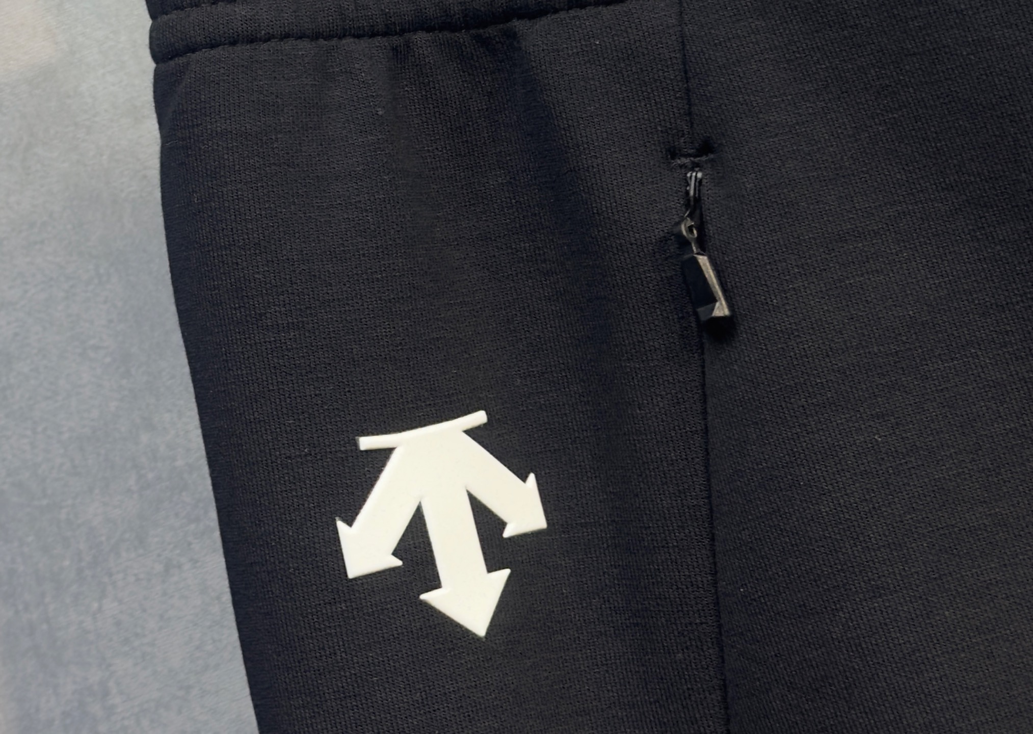 🔥迪桑特 2026早春新款休闲裤 宽松有度可修饰各种腿型 工装口袋休闲风 简约而不简单 经典又不失时尚感