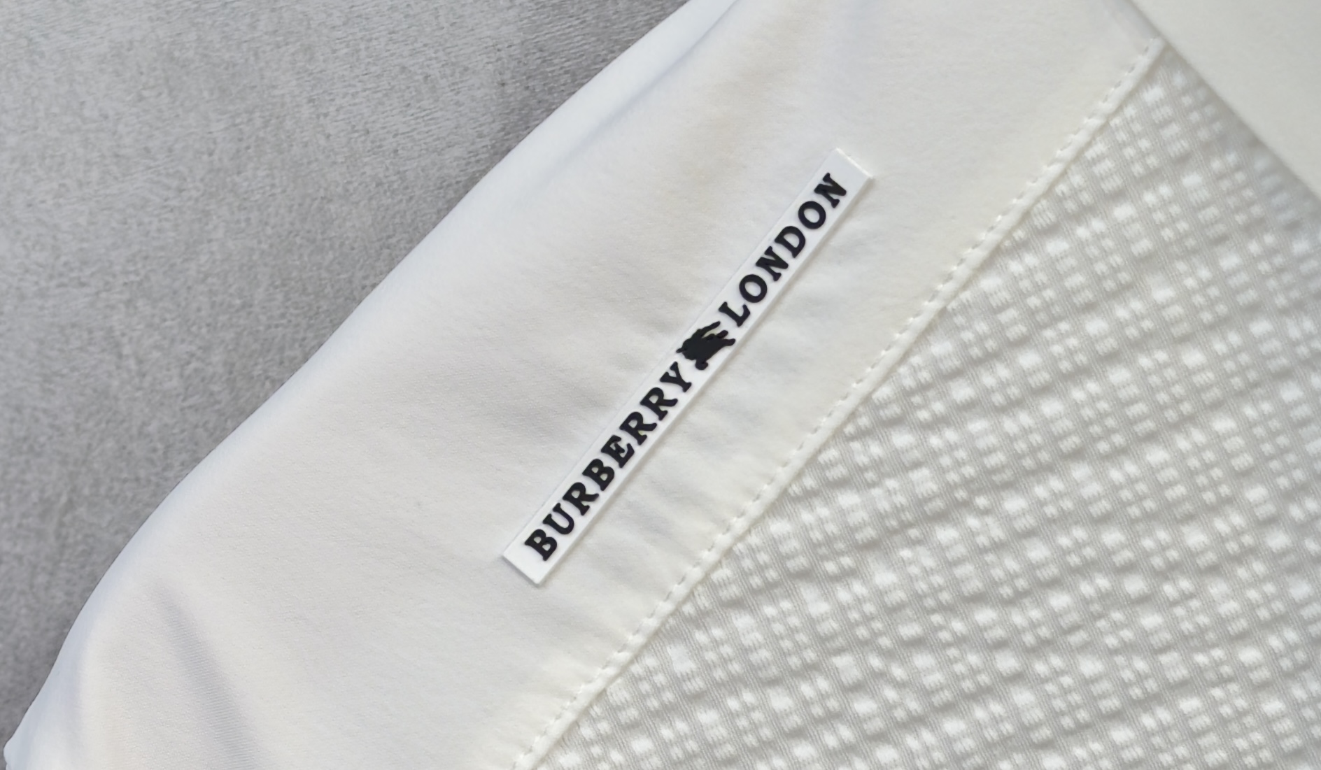 🔥🔥BURBERRY 巴宝莉 高端定制 2026早春独家专供新款原单短袖T恤 高端版本 采用天丝丝光棉面