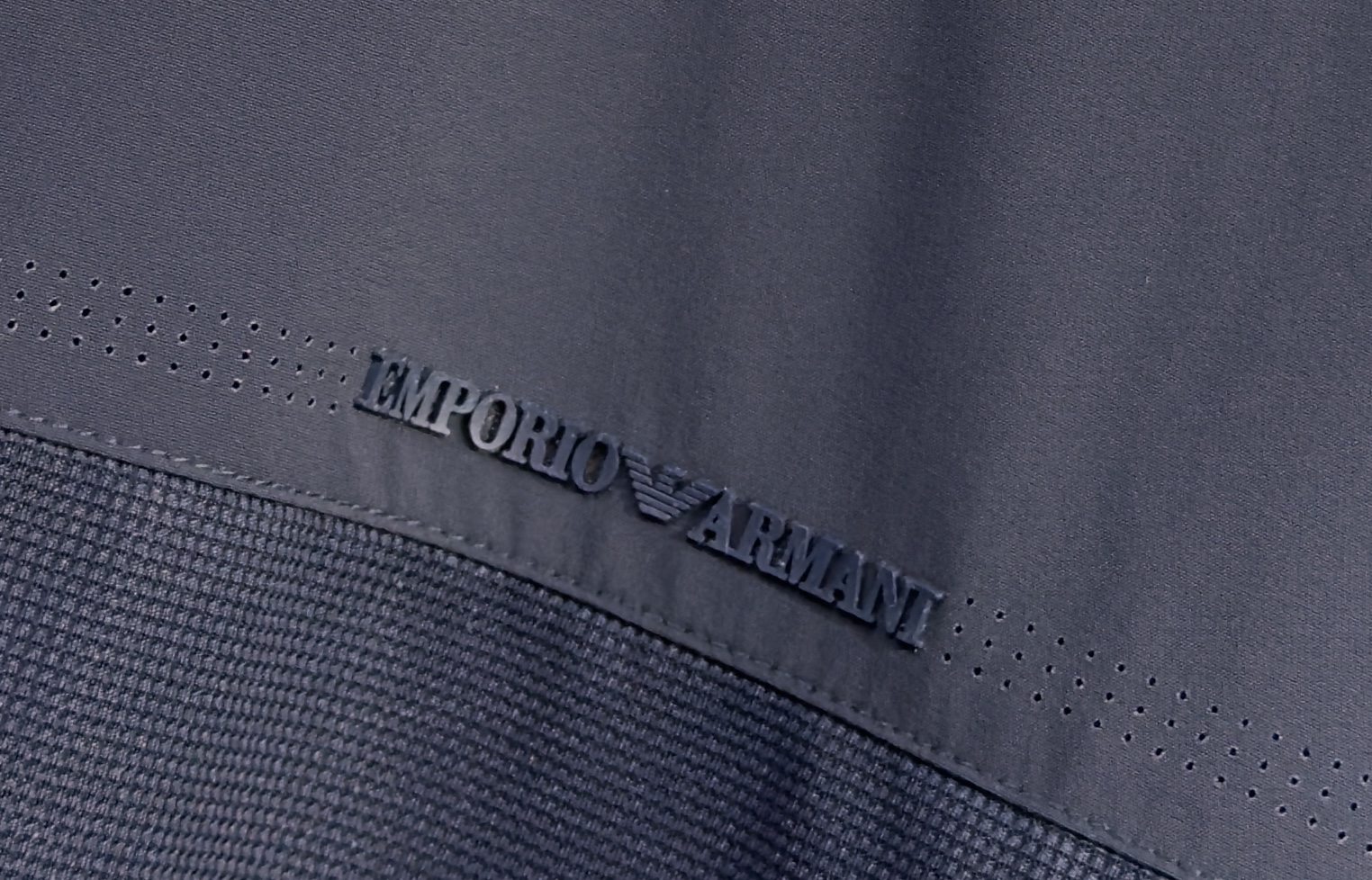 🔥ARMANI 阿玛尼 26年新款春夏短袖 最高版本客供定制纯棉面料 舒适透气 简单时尚款，配色超级好看