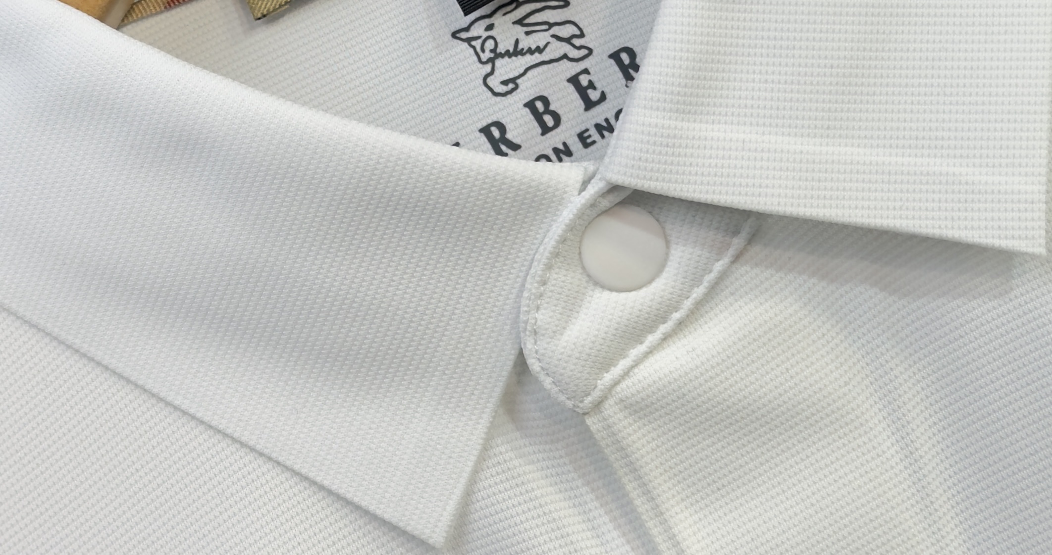 🔥BURBERRY 巴宝莉 26年新款春夏短袖 最高版本客供定制纯棉面料 舒适透气 简单时尚款，配色超级