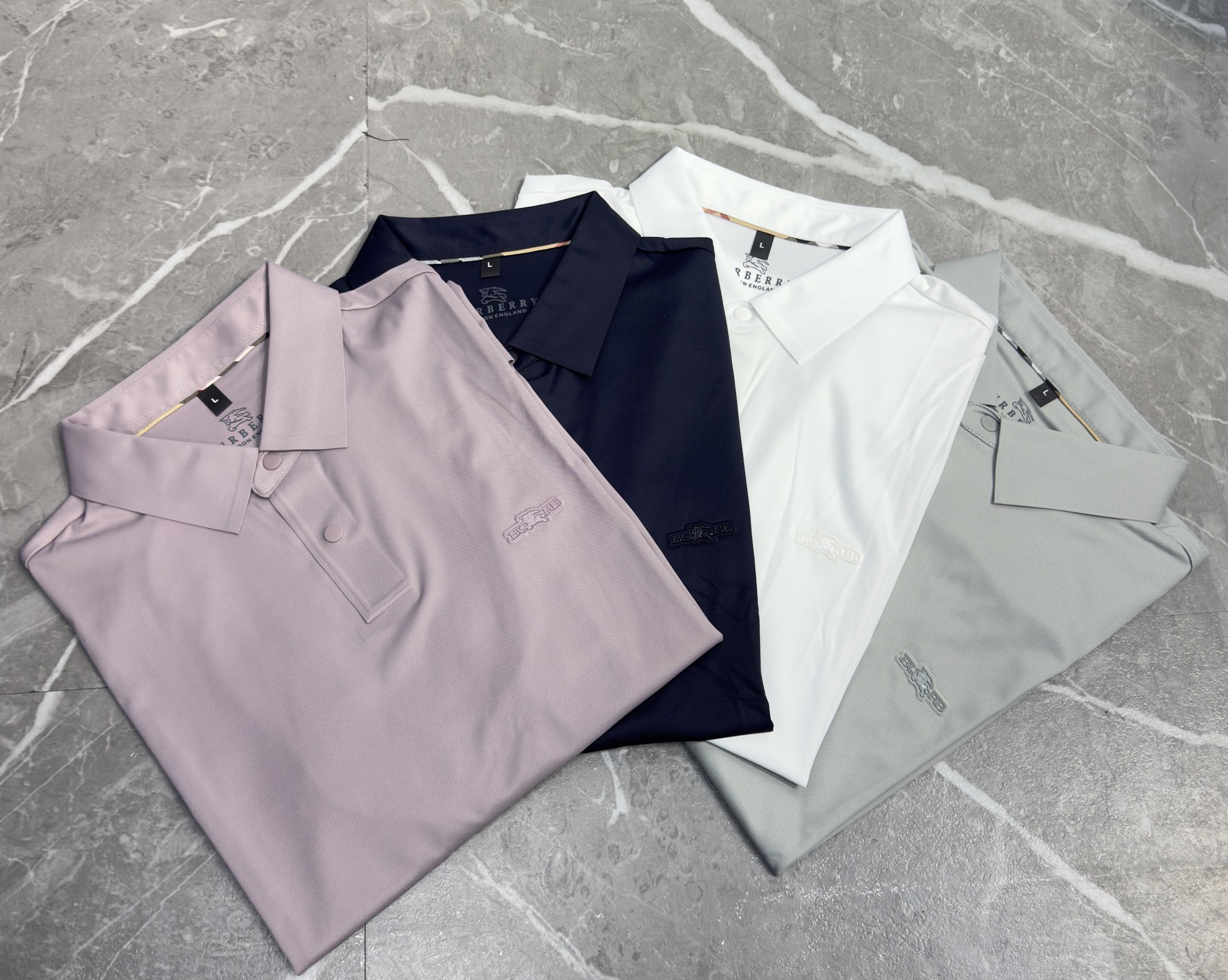 🔥BURBERRY 巴宝莉 26年新款春夏短袖 最高版本客供定制纯棉面料 舒适透气 简单时尚款，配色超级