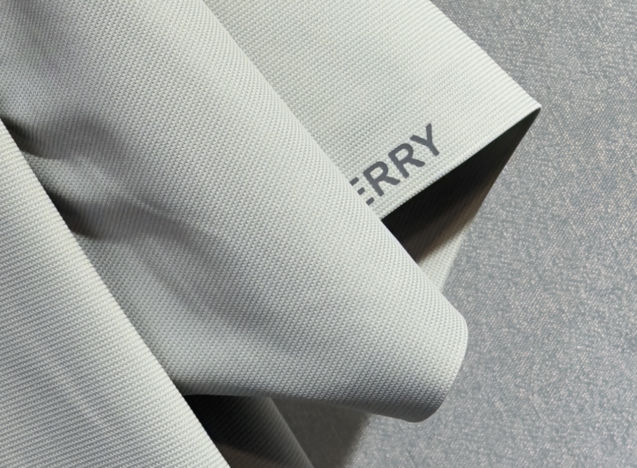 🔥BURBERRY 巴宝莉 26年新款春夏短袖 最高版本客供定制纯棉面料 舒适透气 简单时尚款，配色超级
