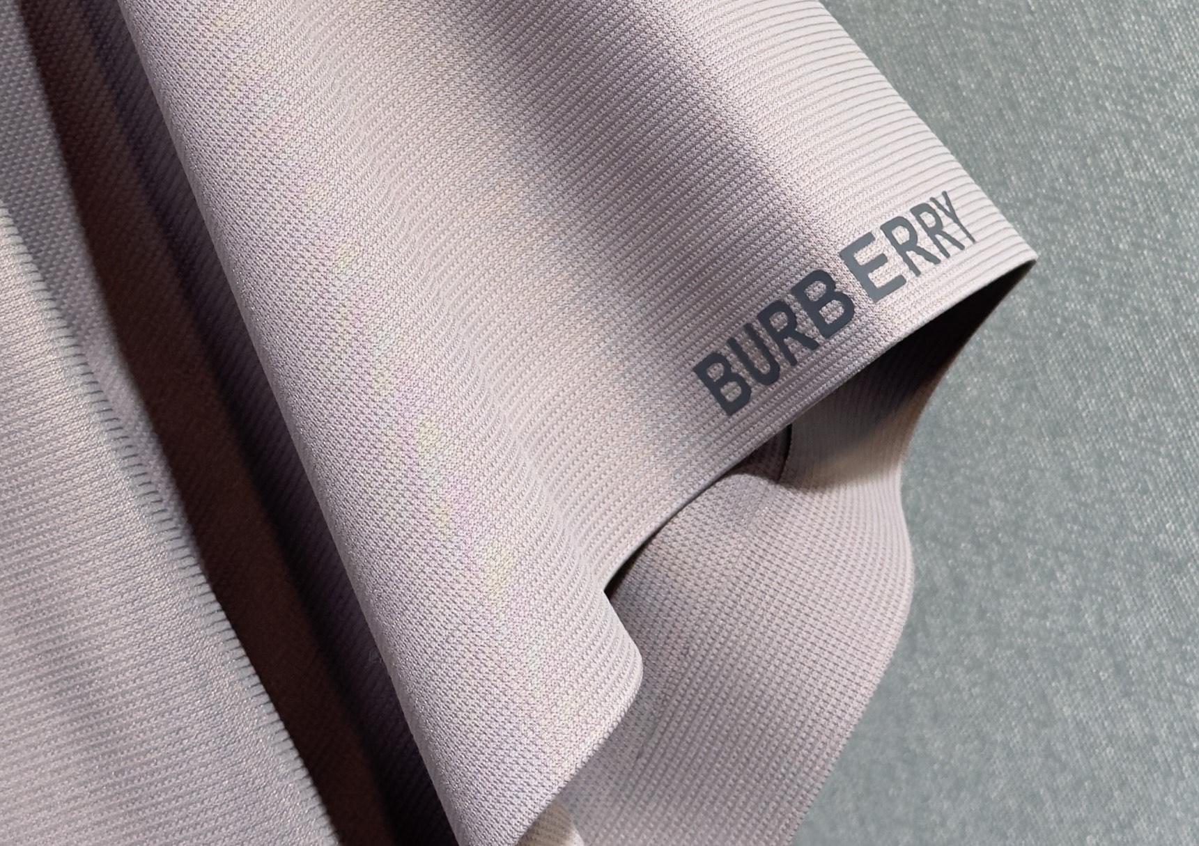 🔥BURBERRY 巴宝莉 26年新款春夏短袖 最高版本客供定制纯棉面料 舒适透气 简单时尚款，配色超级
