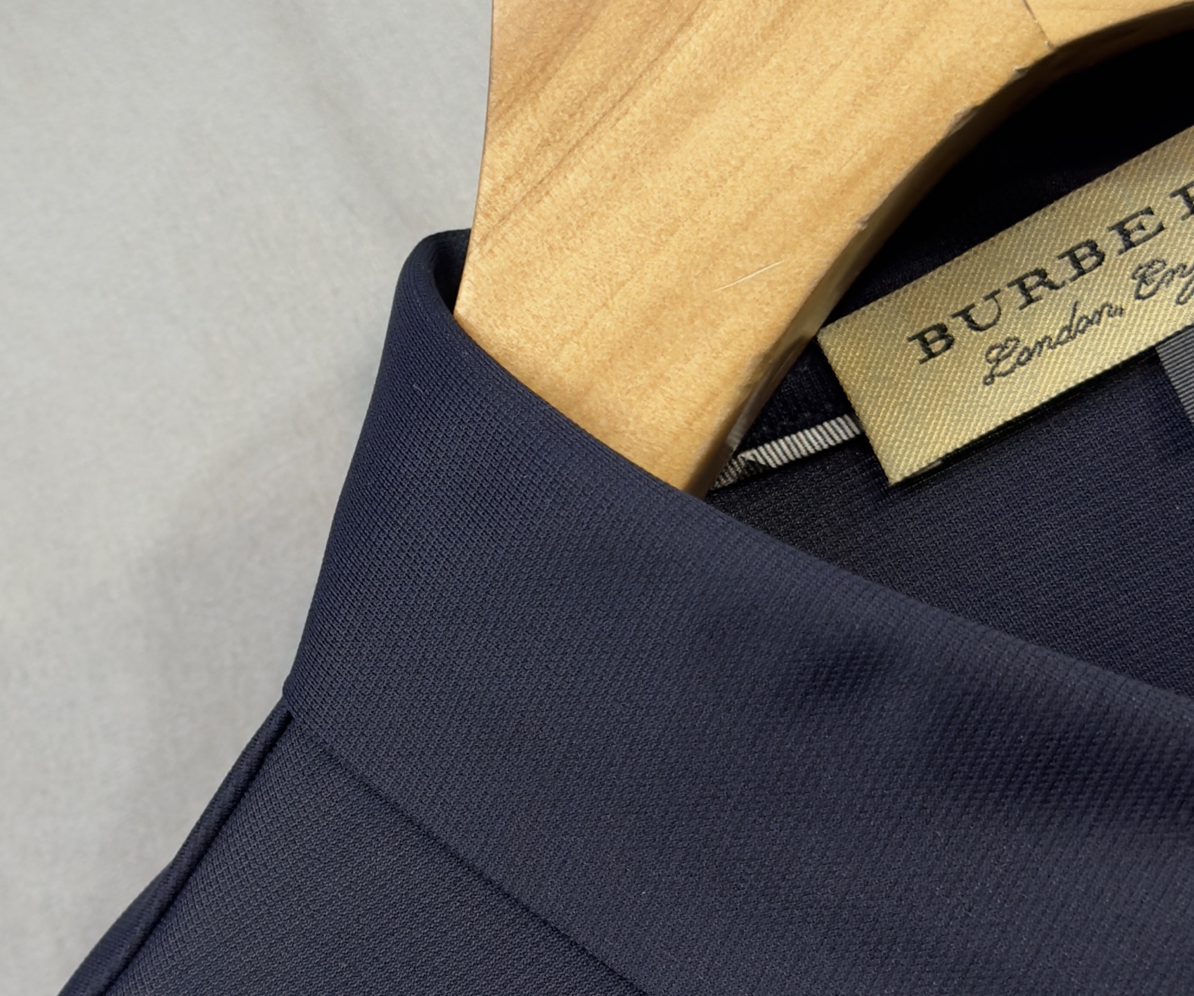 🔥BURBERRY 巴宝莉 26年新款春夏短袖 最高版本客供定制纯棉面料 舒适透气 简单时尚款，配色超级