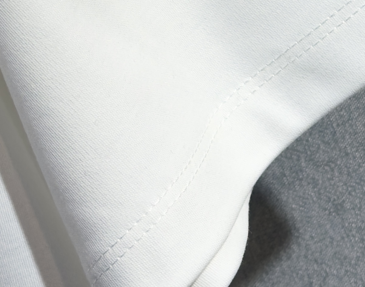 🔥🔥PRADA 普拉达 高端定制 2026早春独家专供新款原单短袖T恤 高端版本 采用天丝丝光棉面料 时