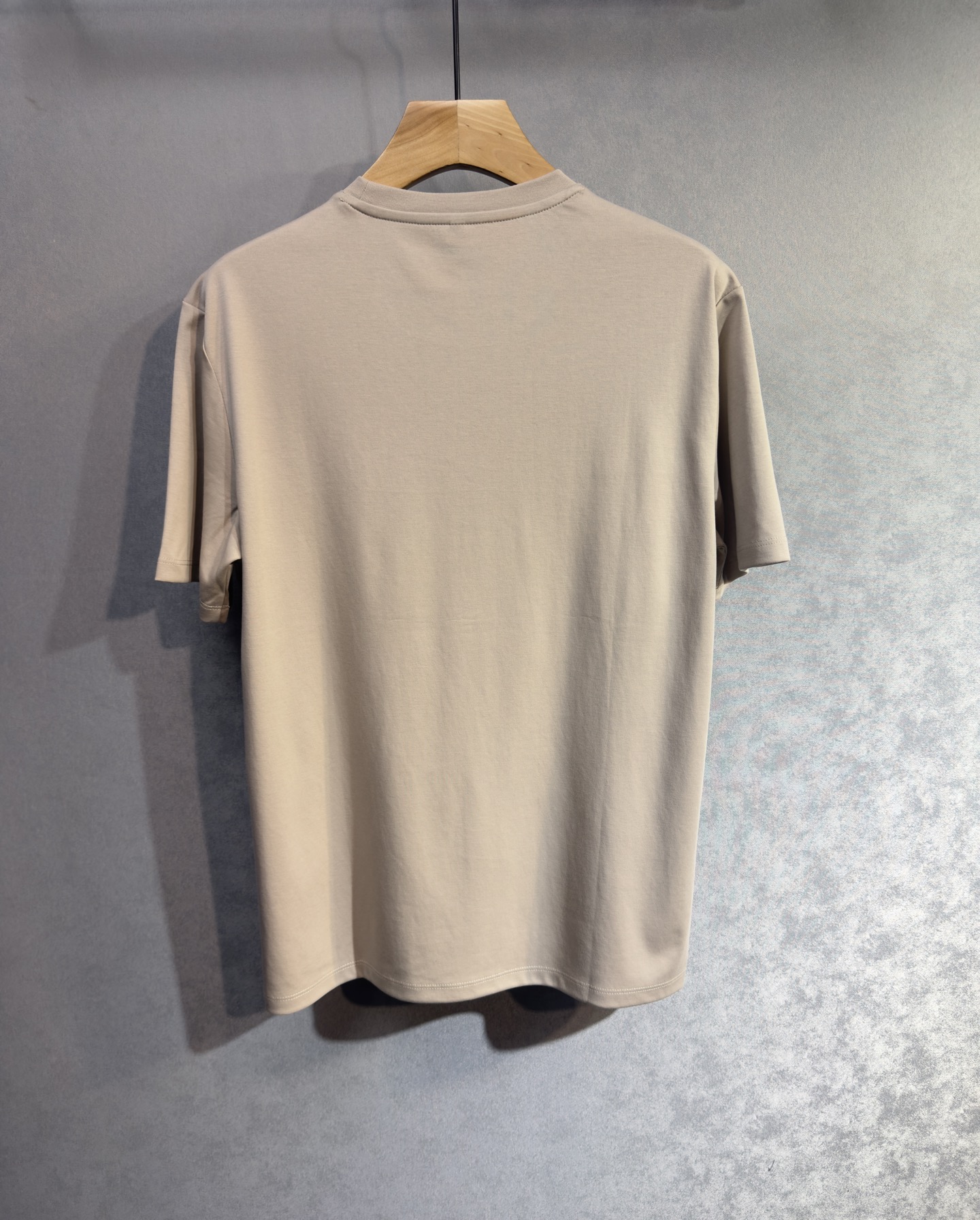 🔥🔥PRADA 普拉达 高端定制 2026早春独家专供新款原单短袖T恤 高端版本 采用天丝丝光棉面料 时