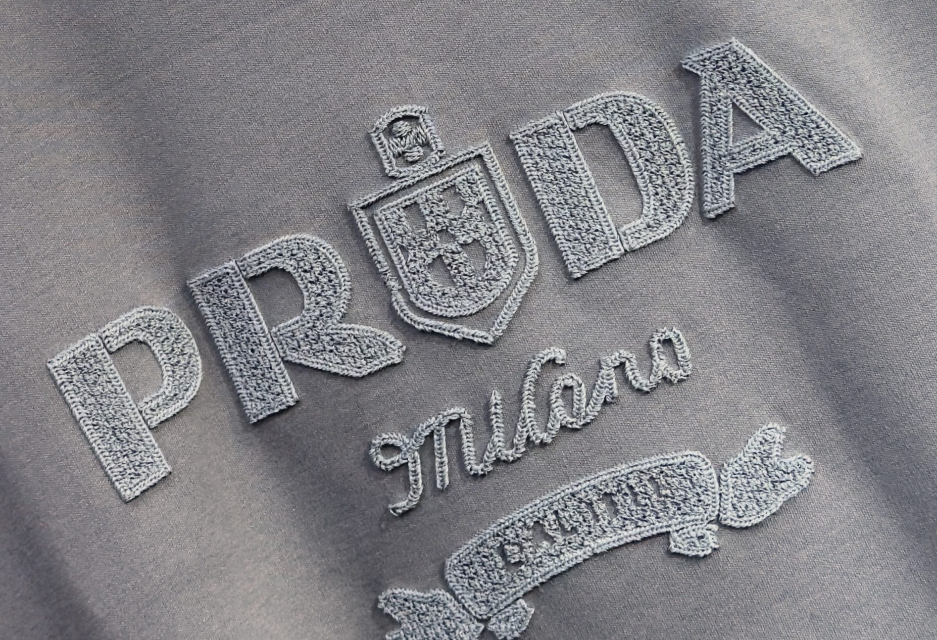 🔥🔥PRADA 普拉达 高端定制 2026早春独家专供新款原单短袖T恤 高端版本 采用天丝丝光棉面料 时