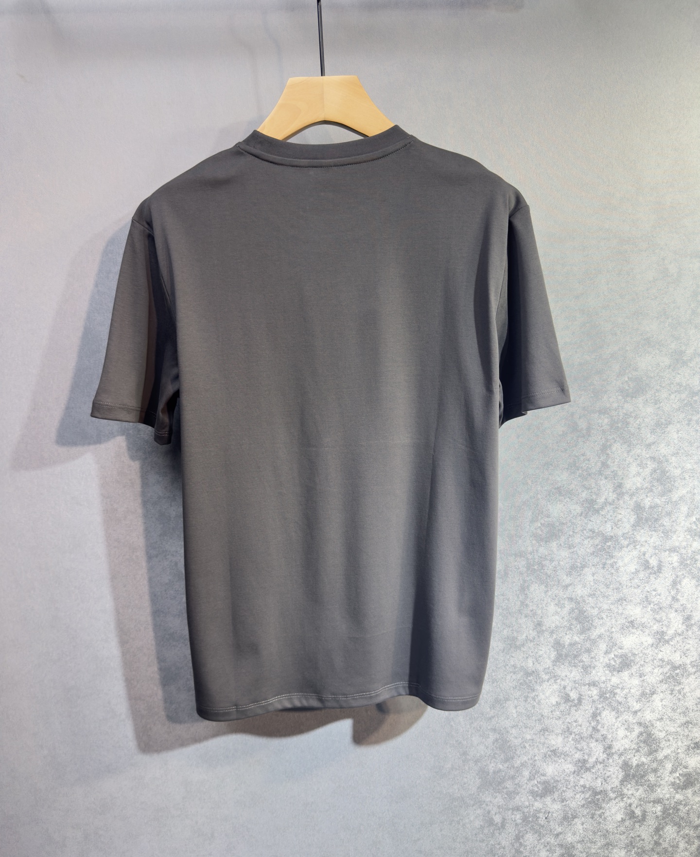 🔥🔥PRADA 普拉达 高端定制 2026早春独家专供新款原单短袖T恤 高端版本 采用天丝丝光棉面料 时