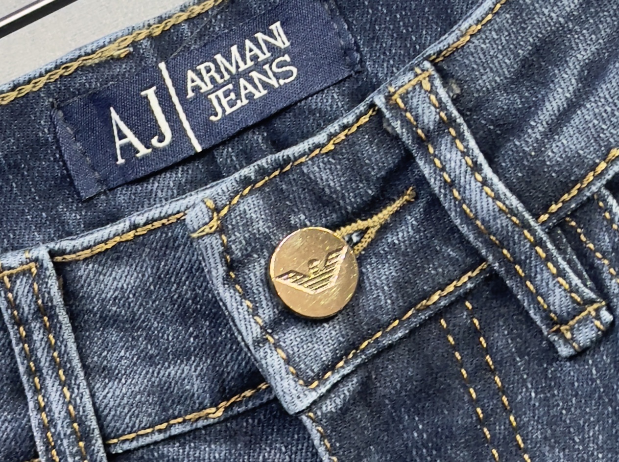 🔥ARMANI 阿玛尼 26年新款牛仔裤🔥专柜热销款 品味与价值共享 身穿着非常舒适 低调不失奢华 穿出