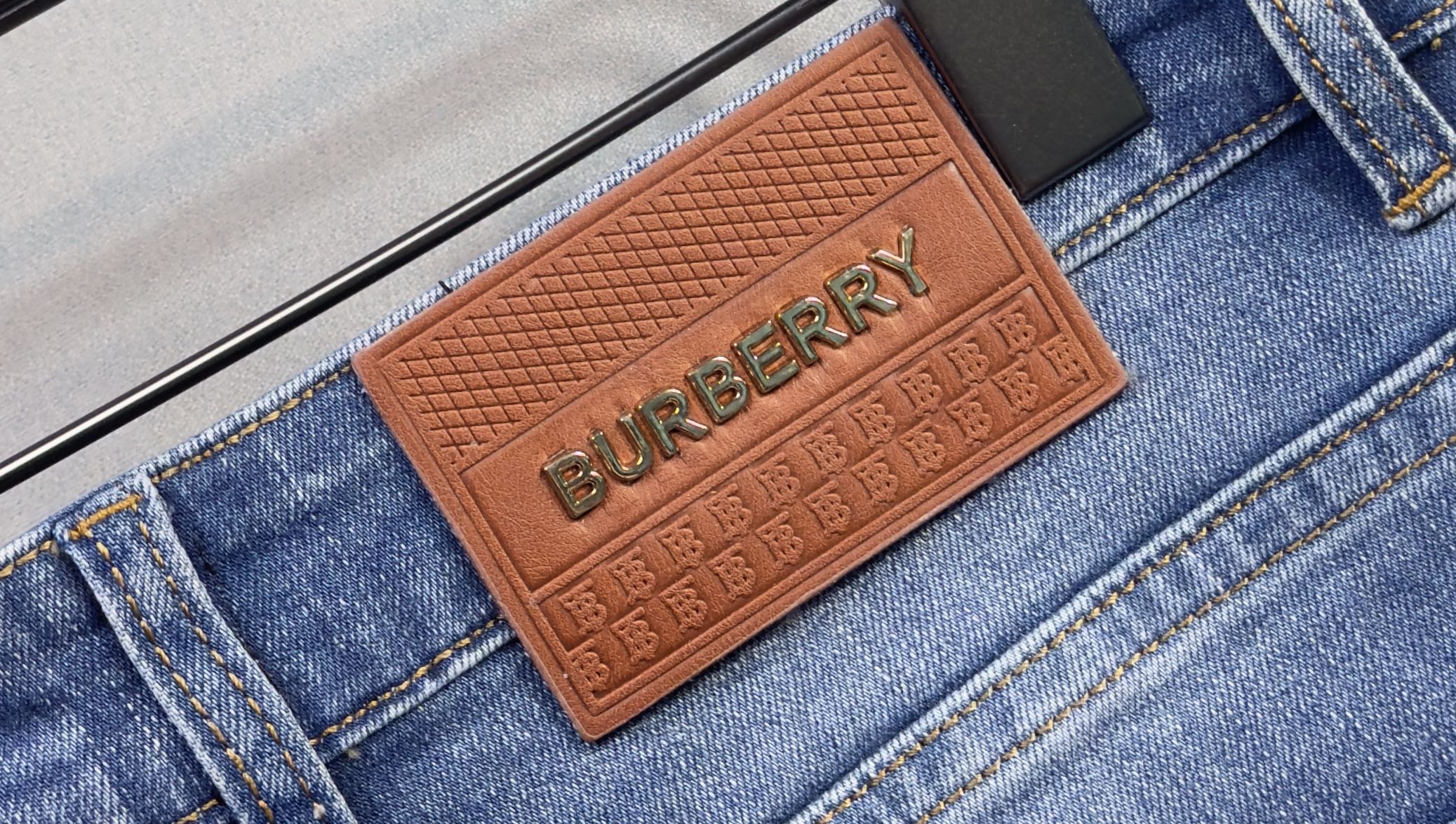 🔥BURBERRY 巴宝莉 26年新款牛仔裤🔥专柜热销款 品味与价值共享 身穿着非常舒适 低调不失奢华 