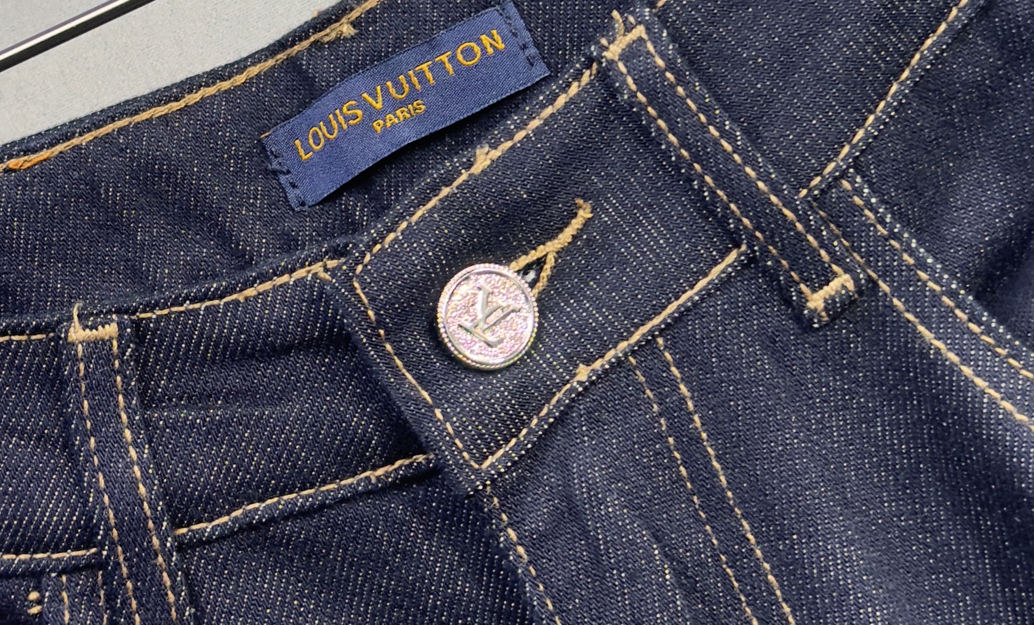 🔥LV 路易威登 26年新款牛仔裤🔥专柜热销款 品味与价值共享 身穿着非常舒适 低调不失奢华 穿出去非常