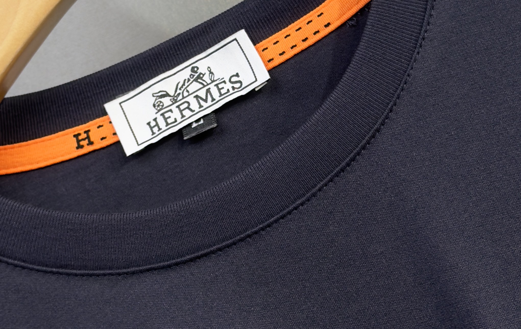 🔥HERMES 爱马仕 26年新款春夏短袖 最高版本客供定制纯棉面料 舒适透气 简单时尚款，配色超级好看