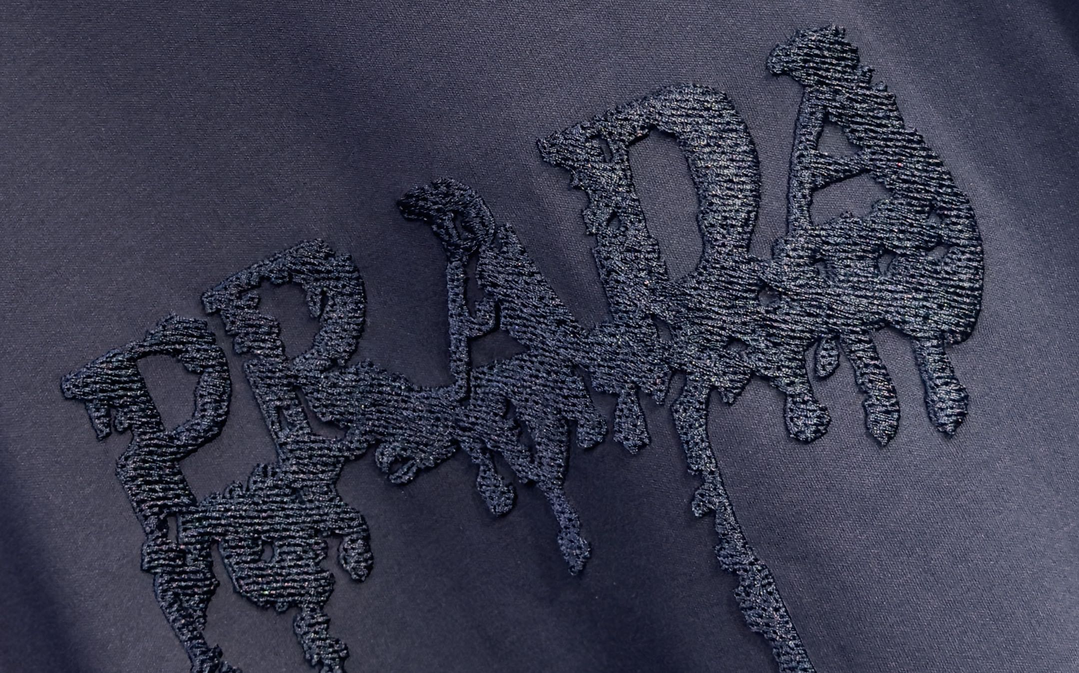🔥PRADA 普拉达 26年新款春夏短袖 最高版本客供定制纯棉面料 舒适透气 简单时尚款，配色超级好看！