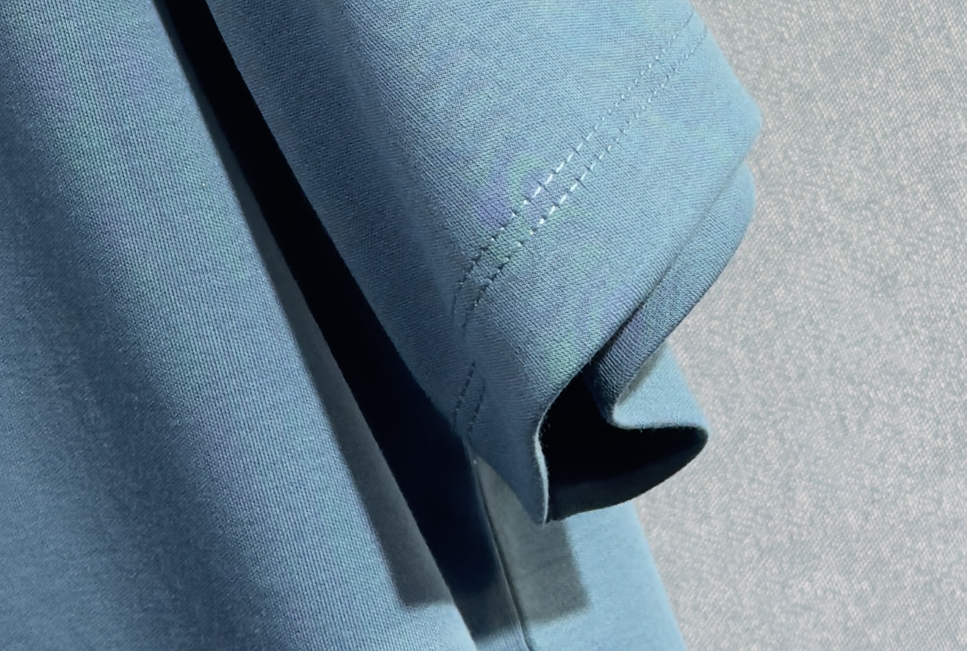 🔥PRADA 普拉达 26年新款春夏短袖 最高版本客供定制纯棉面料 舒适透气 简单时尚款，配色超级好看！