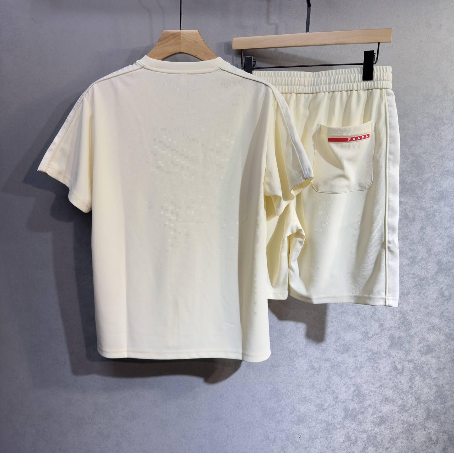 普拉达 Prada 高级成衣风衣外套及大衣服饰 #A6DED7A2 2