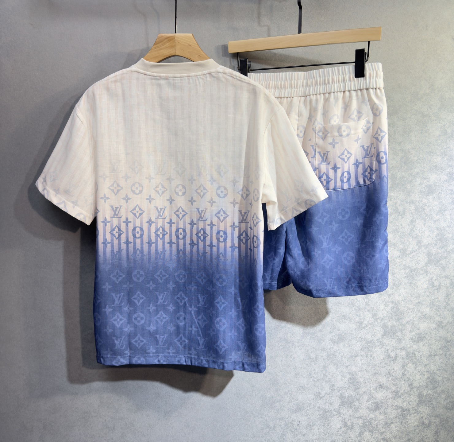 路易威登 Louis Vuitton 高级成衣风衣外套及大衣服饰 #1761B5F8 2