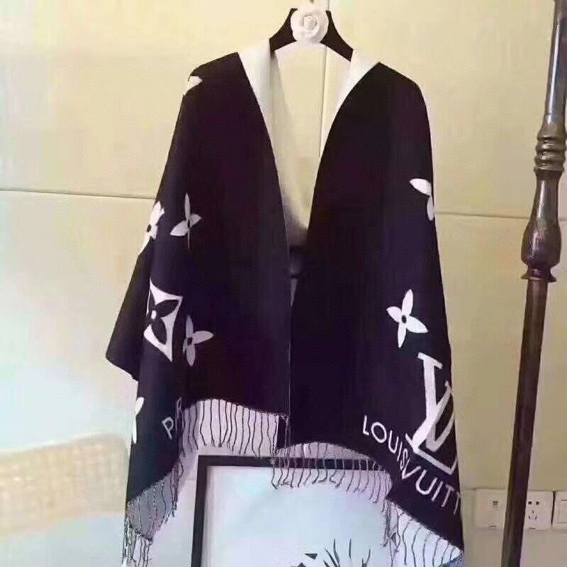 NO:163622,Li Xiaolu and Huo Siyan same style lv cashmere scarf shawl, classic four-leaf clover pattern, soft fabric, celebrity An Yixuan, Huo Siyan, Yang Mi Li Xiaolu same style shawl[smile][smile] Size 70-180cm ordinary scarf, ordinary scarf, louis vuitton,shawls19860909批 李小璐霍思燕同款 lv羊绒围巾披肩,经典四叶草图案 面料柔软 明星安以轩 霍思燕 杨幂 李小璐同款披肩[微笑][微笑]尺寸 70-180cm普通围巾,普通围巾,louis vuitton,shawls,scarf