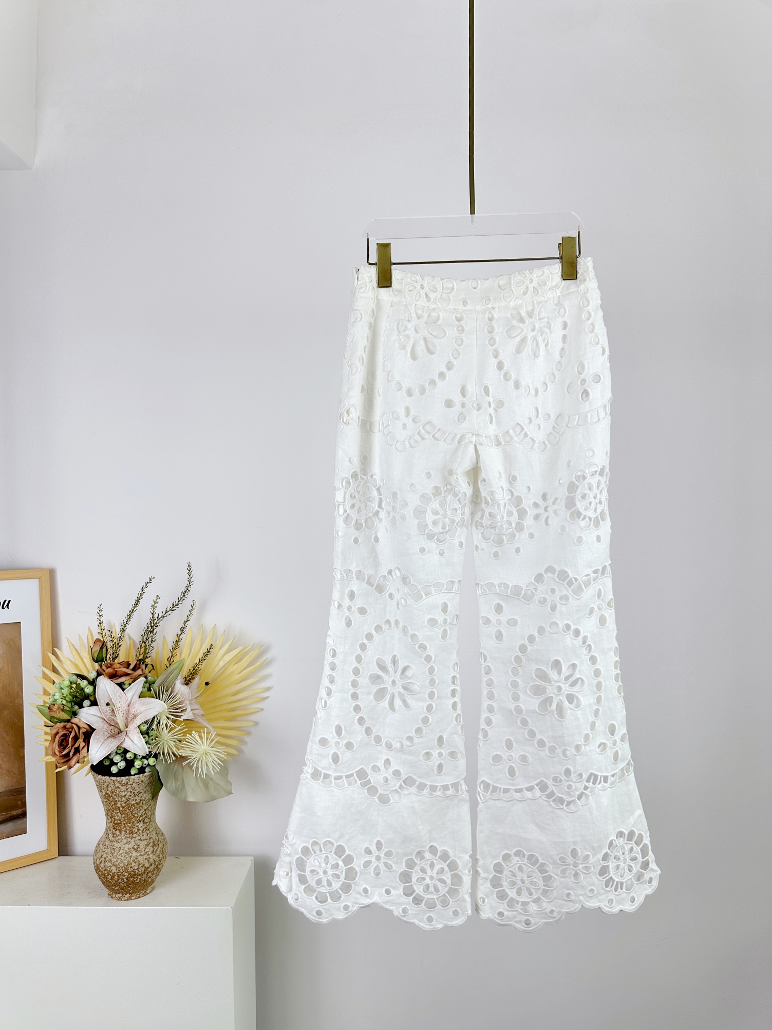 ZIMMERMANN Natura Garment Series: Embroidered Smelt Pants with Fine Detail. - 图片 2