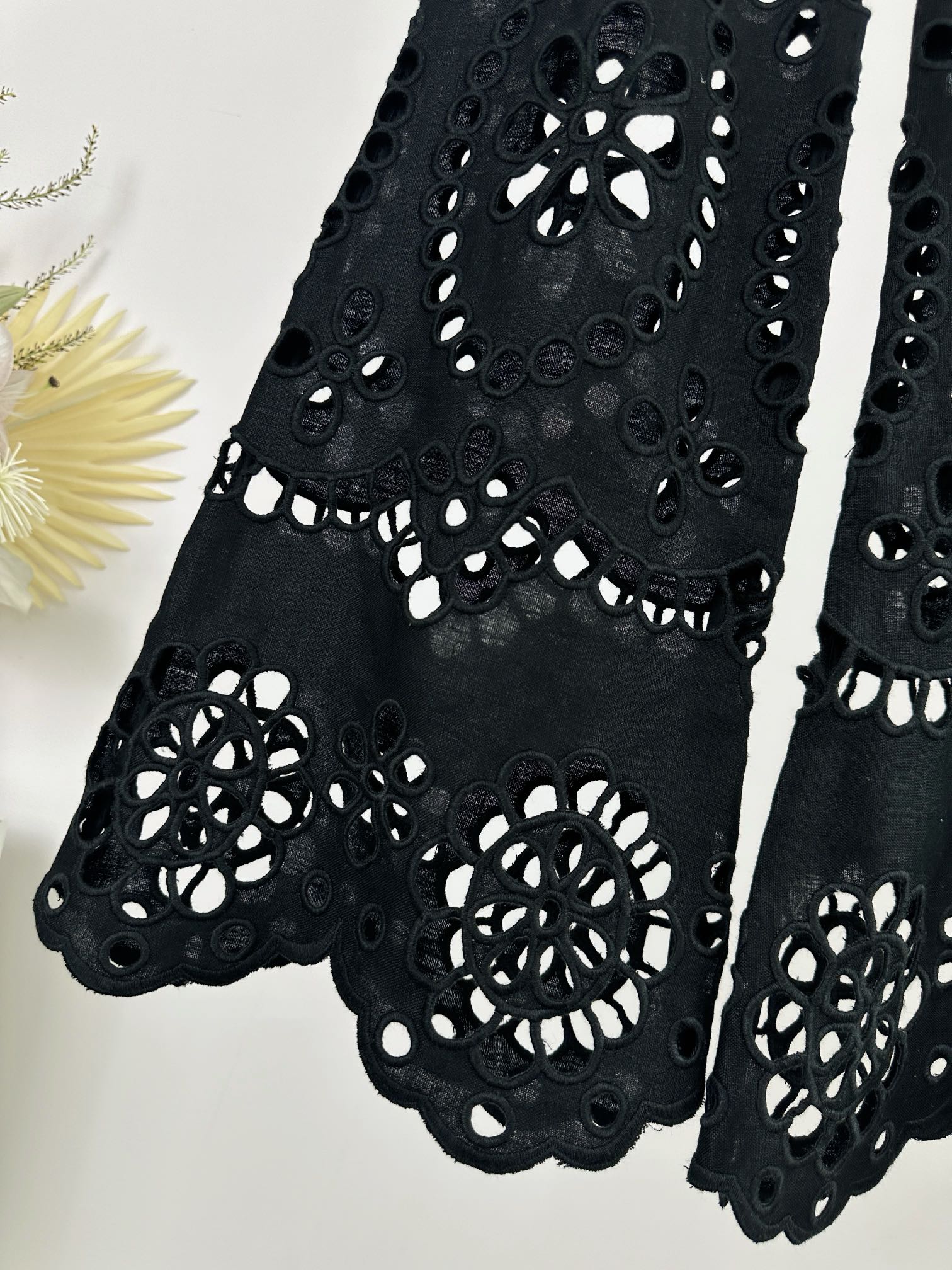 ZIMMERMANN Embroidered Trousers from Natura Garment Series with Shell Details. - 图片 7