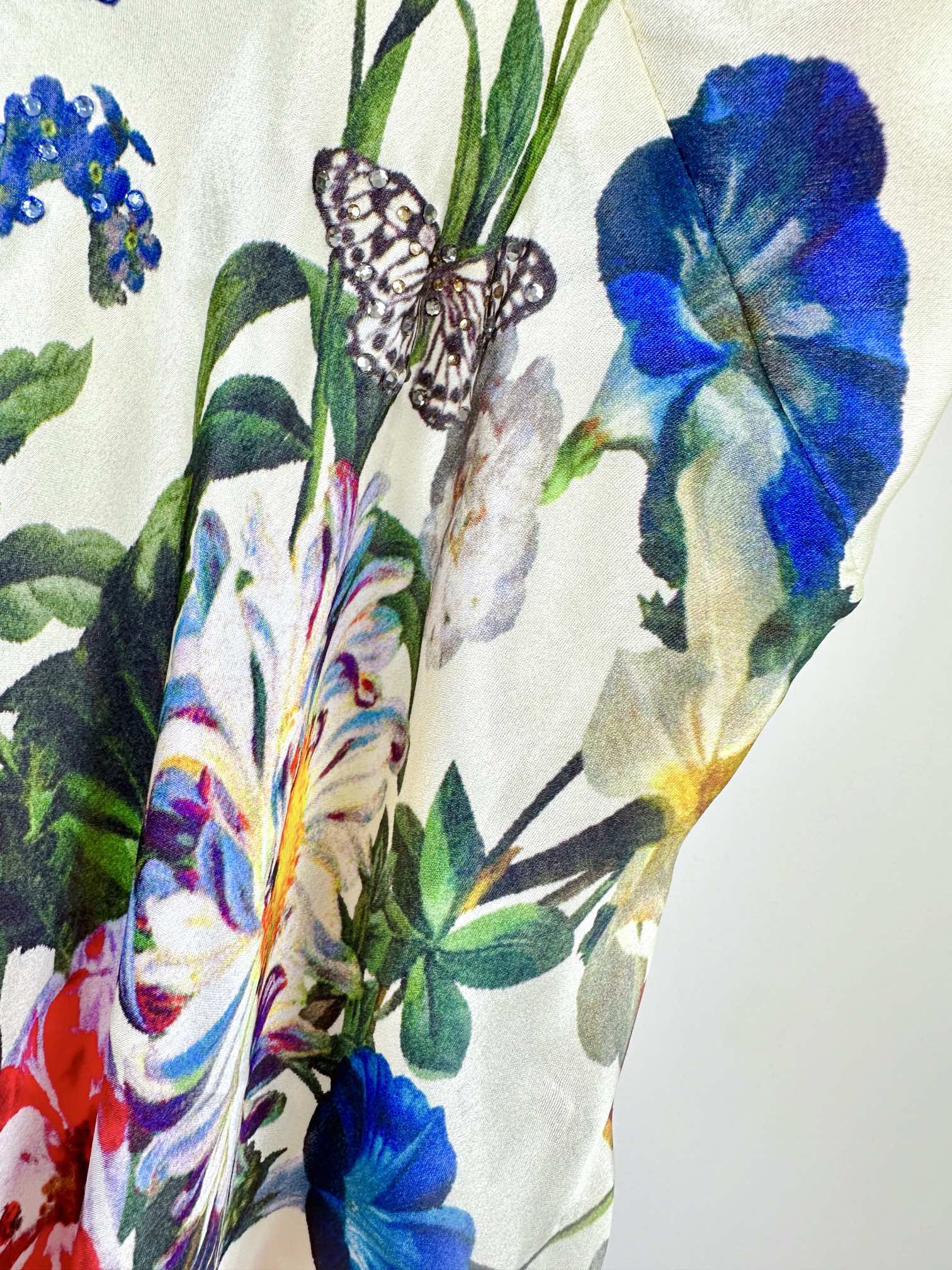 Original Hardcore Female Suit “Camilla” in Silk with Floral Design and Crystal Details - 图片 4
