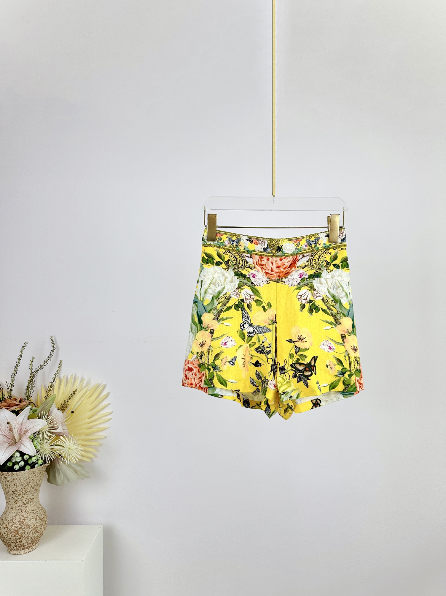 “Camilla: One-Size-Fits-All Female Outfit with Unique Design and Crystal Details”