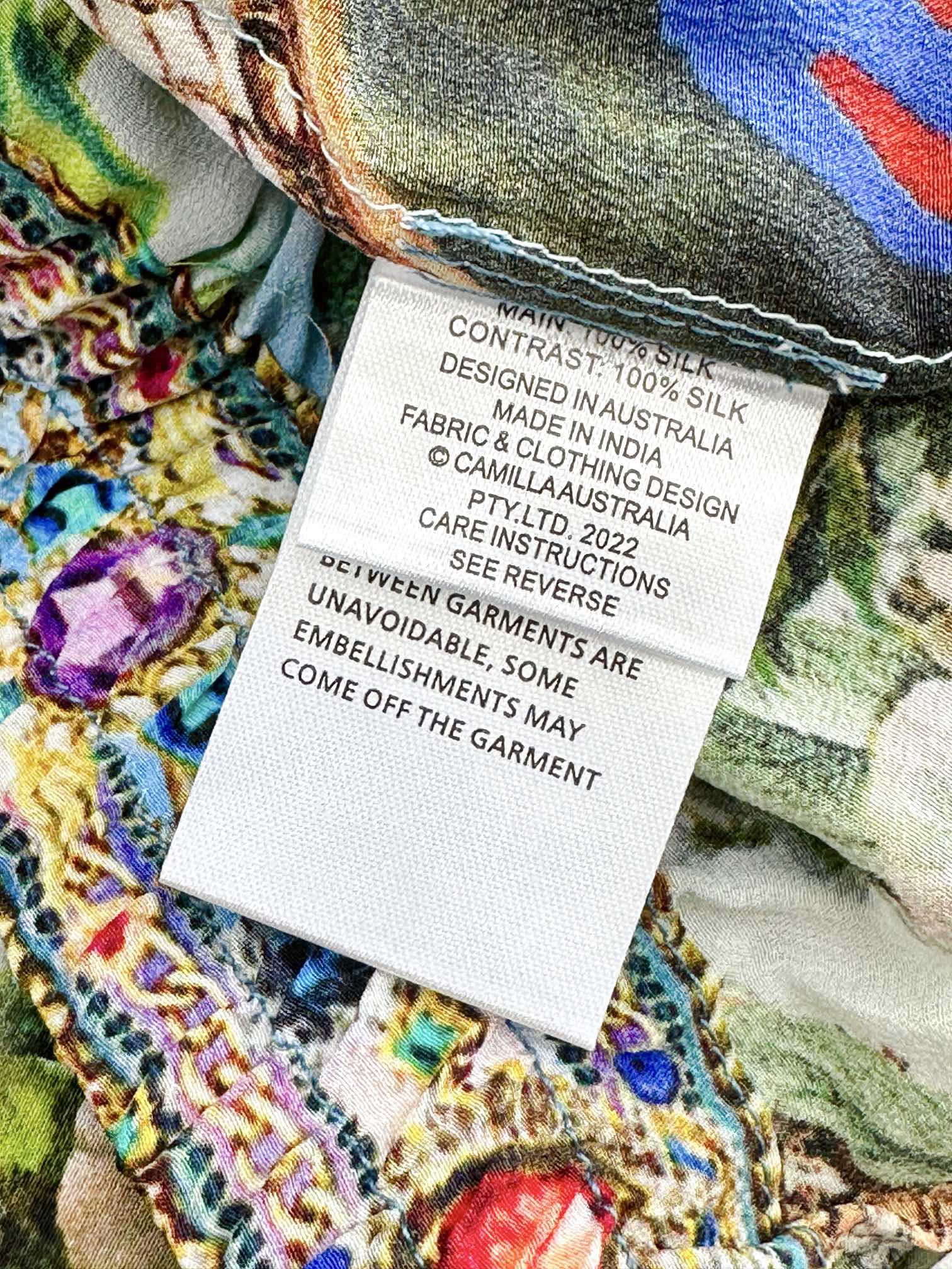 Title: “P984 Camilla Silk Jumpsuit with Crystal Details for Spring and Summer” Summary: P984 Camilla jumpsuit in 100% silk, featuring a unique snow white pattern, - 图片 3