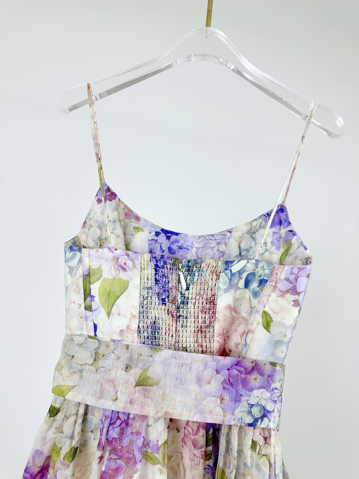 Zimmermann Illumination Dress: One-Size-Fits-All Suit with Unique Features - 图片 3