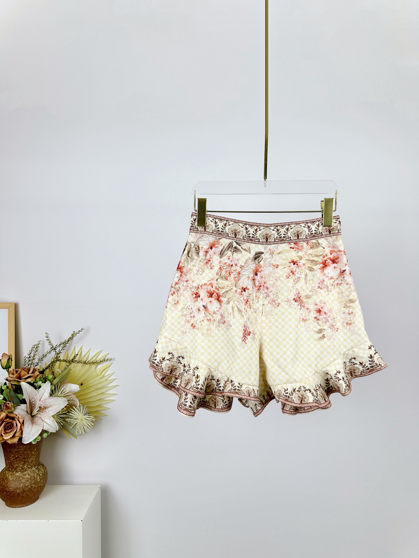 “Fashionable One-Size-Fits-All Outfit: Zimmermann’s Illuminate Costume Series”