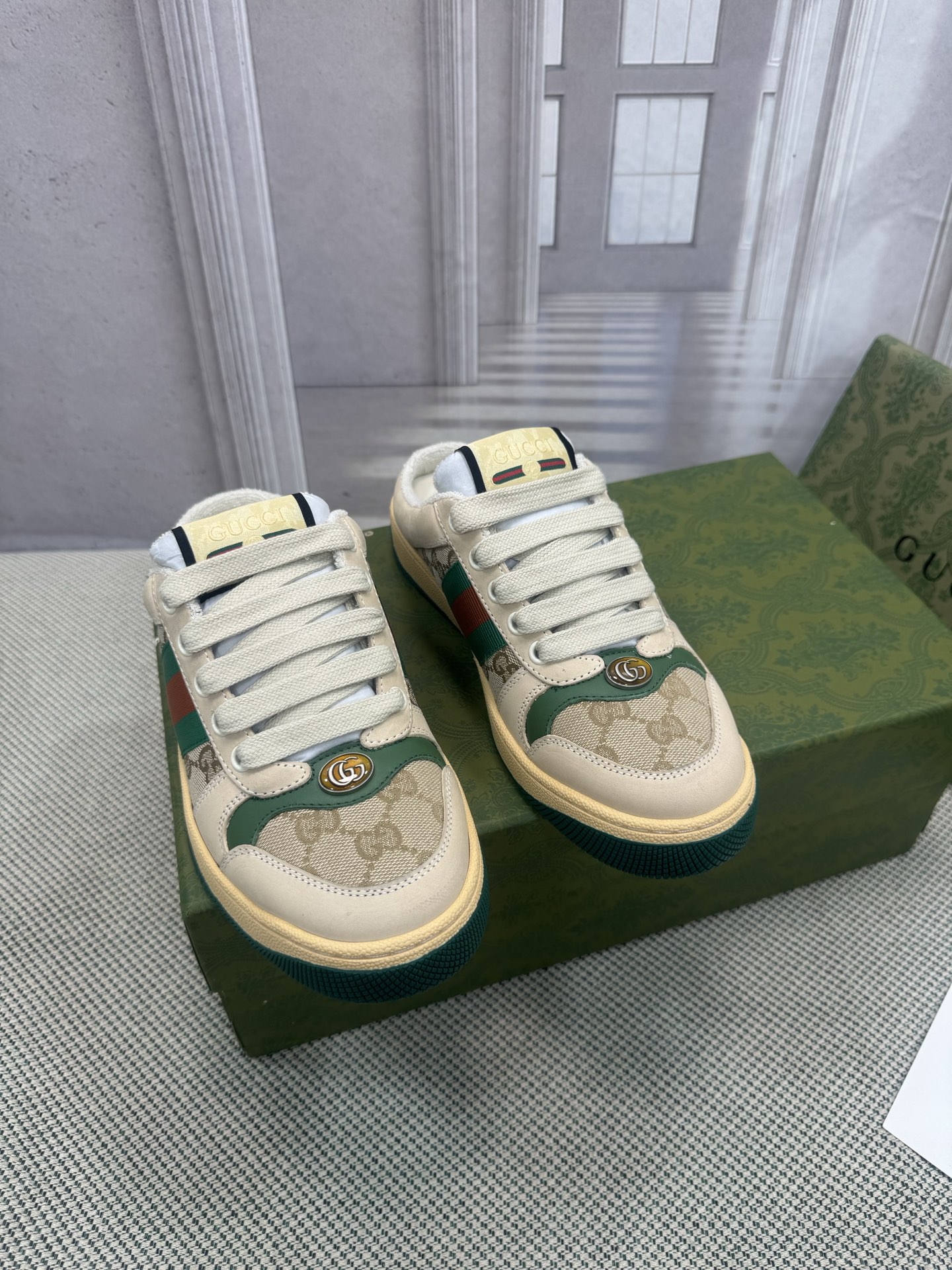 NO:439624,Gucci————— Purchase version NFC with scanning code chip GG series of old dirty shoes - Year-old hot products are coming!  Nine out of ten to ten must be sold, new colors are added - the ultimate version of the market!  Buy the original version to develop... Fabric Material, Outsole, Compare the details at will!  Open molded Swarovski is a one-to-one replica diamond chain... Metal cherry pendant... Metal double G crystal cylindrical mark... Gucci original customized narrow webbing... Super flash series - flash diamond chain. Cherry decoration can be detached, one to two, and it highlights personality. Exclusive colored cowhide fabric. Handmade and old is very textured and has a sense of high-end!  The workmanship details can be reflected, and no one line is left out. The original towel cloth is delicate, soft, more comfortable and breathable, private molded steel stamped two colors, bagging process Goodyear's edge locking method Fabric: original imported GG cloth/silk cowhide Outsole: original TPU sole (the lower layer is wide, the upper layer is narrow) European version matching packaging... Women's model 35-40 (34 41 custom-made non-return and exchange) Men's model 39-44 (38 45 46 custom-made non-return and exchange), casual shoes/sports shoes, gucci, swarovski, sneakers, cowhide19860909Gucci————代购版本 NFC带扫码芯片 GG系列做旧小脏鞋-年爆款来袭！ 十转九卖必上款 新色加推-市场终极版本！ 购原版开发….面料 材质 大底 细节任意对比！ 开模施华洛世奇一比一精复刻水钻链.....金属樱桃吊坠……金属双G水晶圆柱形标……Gucci原版定制窄织带…… 超闪系列—闪钻链.樱桃装饰可拆卸,一变二任意搭配,彰扬个性 专属擦色牛皮面料.手工做旧非常有质感,自带高级感！ 做工细节图可体现,不放过一条线. 原版毛巾布里细腻柔软更舒适透气,私模钢印双色 套包工艺 固特异锁边做法 面料:原版进口GG布/丝绸牛皮 大底:原版TPU大底(下层宽,上层窄) 欧版配套包装…… 女款35—40（34 41定做不退换） 男款39-44（38 45 46定做不退换）,休闲鞋/运动鞋,gucci,swarovski,sneakers,cowhide,Women's Shoes