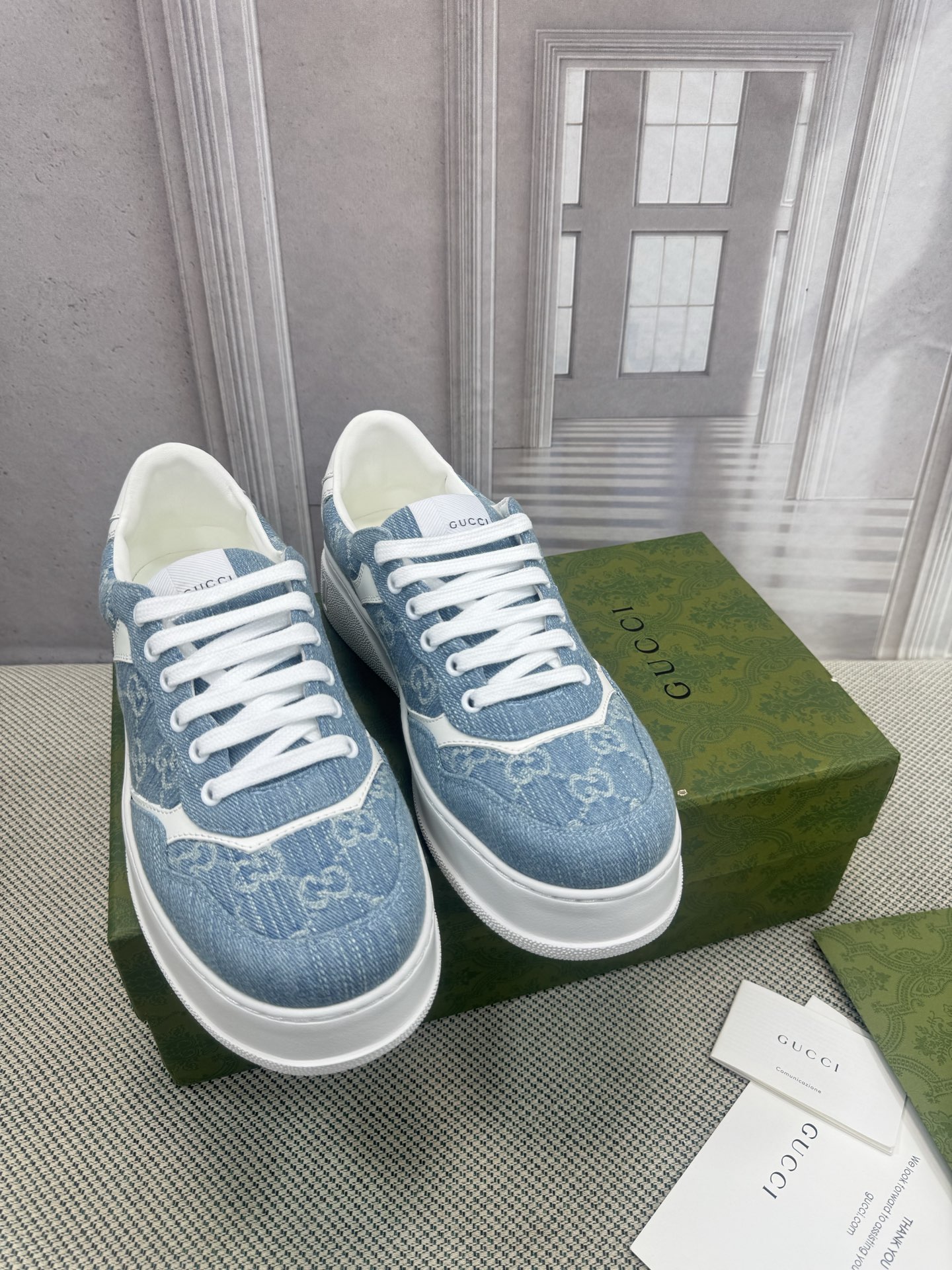 NO:439607,Gucci latest styles, new spring and summer casual sports white shoes, mixed with dad shoes elements, original purchase version one to one open mold IP lightweight bottom!  Full set of purchase version package technology Goodyear edge locking method with chip Anti-counterfeiting line Imported fabric full grain calfskin inner lining/foot pads outsole IP foamed sole Size: Women's model 35-40 (41 custom made no return or exchange) Men's model 39-44 (45 custom made no return or exchange), casual shoes/sports shoes, gucci, gucci, sneakers, cowhide19860909古驰Gucci最新款式 春夏新款休闲运动小白鞋 掺进老爹鞋元素 代购版原版一比一开模IP轻料底！全套代购版本套包工艺 固特异锁边做法 带芯片 防伪线 面料进口全粒面小牛皮 内里牛皮里/垫脚 大底IP发泡大底 码数:女款35-40（41 定做不退换） 男款39-44（45定做不退换）,休闲鞋/运动鞋,gucci,gucci,sneakers,cowhide,Women's Shoes