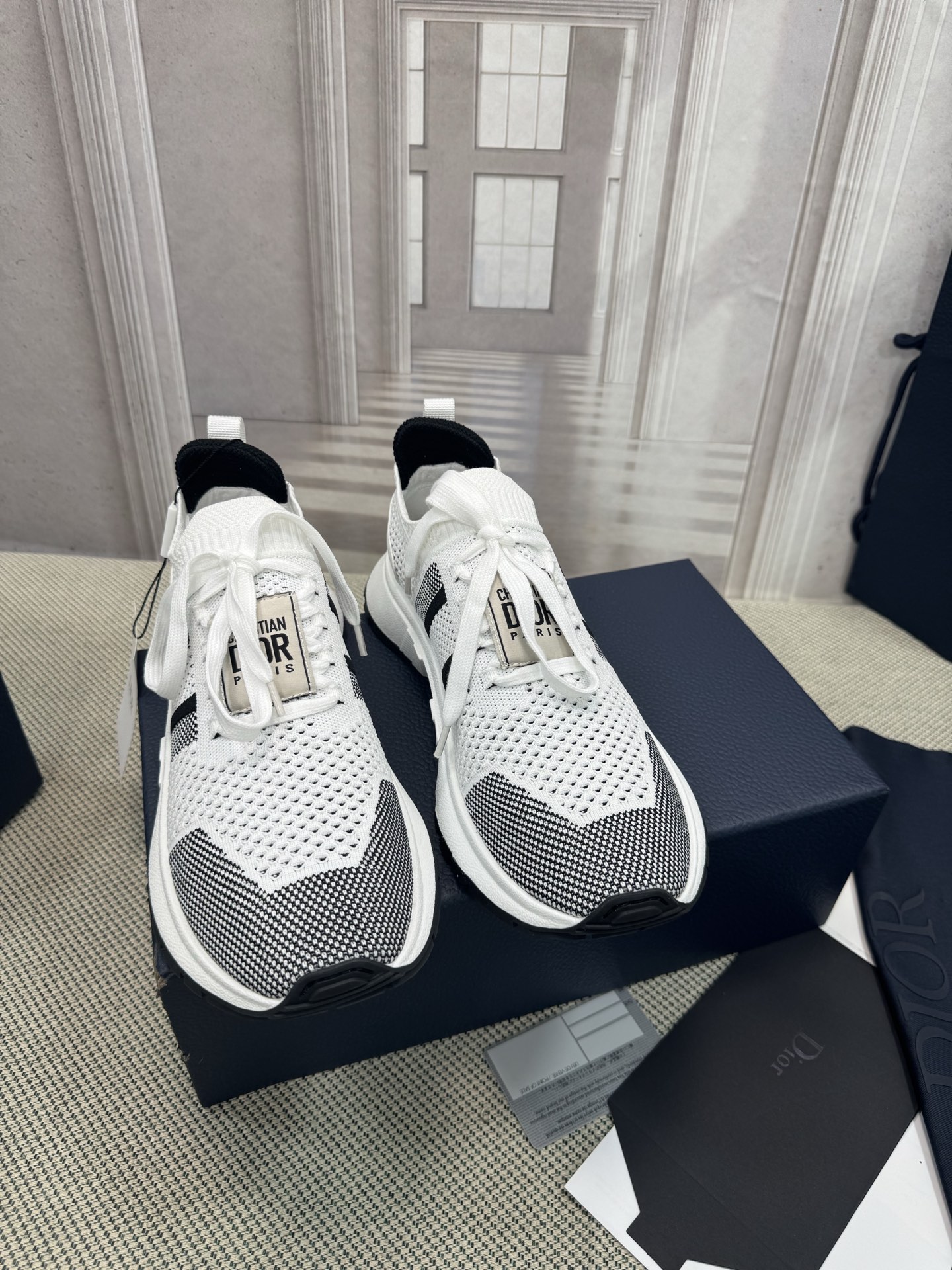 NO:446146,Purchase quality Dior New modern sports shoes Celebrity same thick-soled lace-up couple style Three-dimensional letter logo luminous color-blocking dad shoes Top high-end version on the market Fabric: imported custom silk cowhide spliced ​​mesh fabric Inner: environmentally friendly polyester blended breathable inner sole: original molded TPU outsole Size: women's model 35-40 Men's size 39-45 (46 notes 4730 custom-made non-return and exchange), casual shoes/sports shoes, dior, dior, sneakers, cowhide19860909代购品质Dior 迪奥 新款摩登运动鞋 明星同款厚底系带情侣款 立体字母logo夜光拼色老爹鞋 市面顶级高端版本 面料:进口定制丝绸牛皮拼接网眼织物 内里:环保涤纶混纺透气内里 大底:原版开模TPU大底 Size:女款35-40 男码39-45（46 注4730定制不退换）,休闲鞋/运动鞋,dior,dior,sneakers,cowhide,Women's Shoes