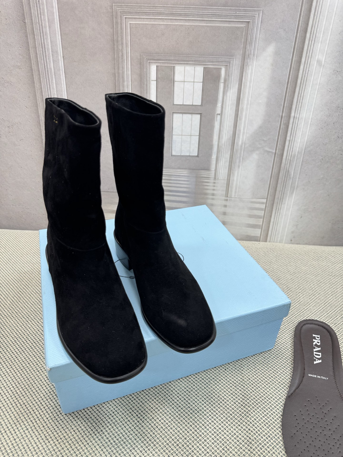 NO:512488,prada/Prada k new arrival~ Autumn and winter short boots The sole shape is very lined, the hiking sole shape is simple and versatile!  Small, short, long legs can be easily controlled. Top quality 35-41 (40.41 no return or replacement), boots, prada, prada, boots19860909prada/普拉达 k new arrival～ 秋冬短靴 鞋底造型很有线条感,登山鞋底的造型,鞋面简约百搭！ 小短腿大长腿都能轻松驾驭呀 顶级品质 35-41（40.41不退不换）,靴子,prada,prada,boots,Women's Shoes