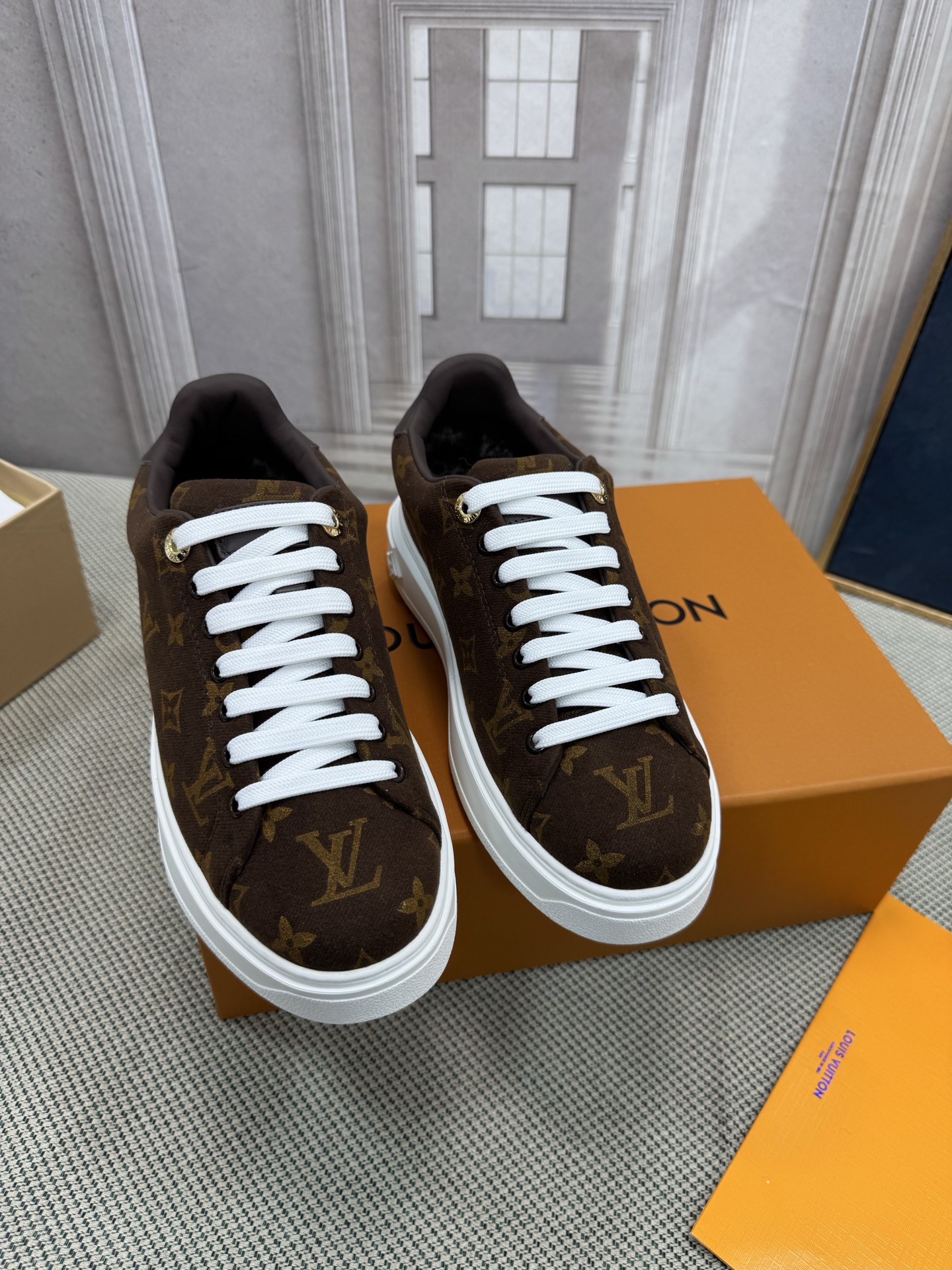 NO:696198,Loui* Vuitto*——purchasing quality, versatile and popular, new products, official website limited edition!  Purchase the original 1:1 accurate replica, the details are invincible, full of sincerity, imported customized original materials, the details are 100% restored, this effect cannot be achieved without the original!  LV’s best-looking women’s shoes in the past, don’t miss it!  The upper adopts 5D printing technology, packaging technology, Goodyear seaming method, fine workmanship, original TPU outsole, imported silk cowhide material, cowhide lining/foot pads, size women's 35-39 (customized for 40, non-returnable and non-exchangeable), original drawer box packaging, casual shoes/sports shoes, louis vuitton, louis vuitton, sneakers, cowhide19860909Loui* Vuitto*——代购品质 百搭穿红着力推新品,官网限定款！购入原版1:1精准复刻、细节很无敌、诚意满满、进口定制原版材质、细节百分百还原、没有原版是开不出这效果的！lv 历年来最好看的女鞋 千万不要错过！鞋面采用5D打印技术 套包工艺 固特异锁边做法 做工精细 大底TPU原版底 面料进口丝绸牛皮 内里牛皮里/垫脚 Size女款35-39（40定制不退不换） 包装原版抽屉盒包装,休闲鞋/运动鞋,louis vuitton,louis vuitton,sneakers,cowhide,Women's Shoes