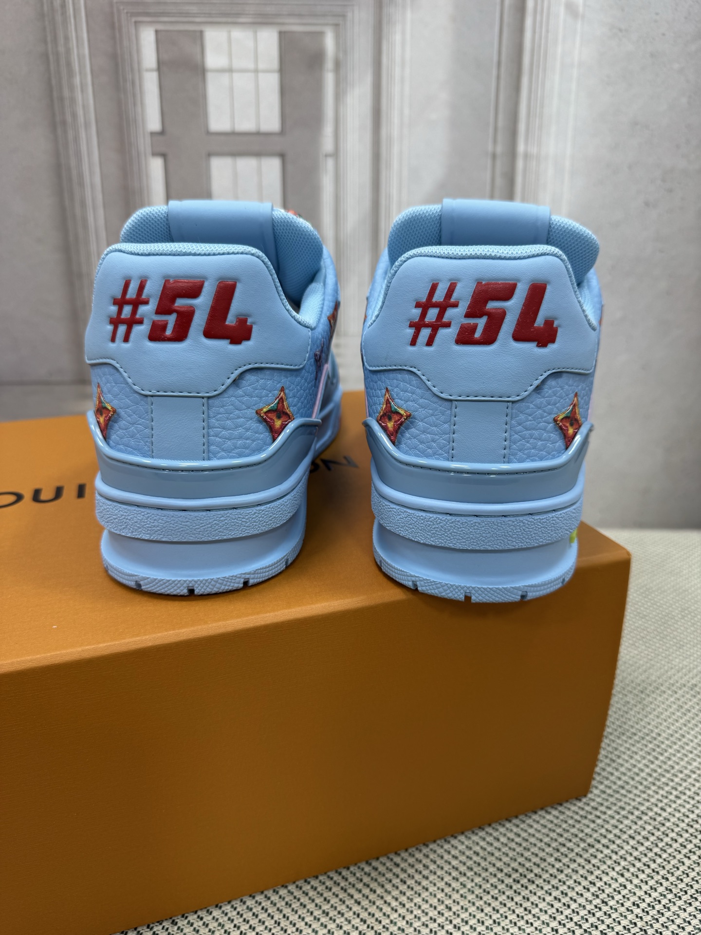 Louis Vuitton 专柜款经典鞋履 9