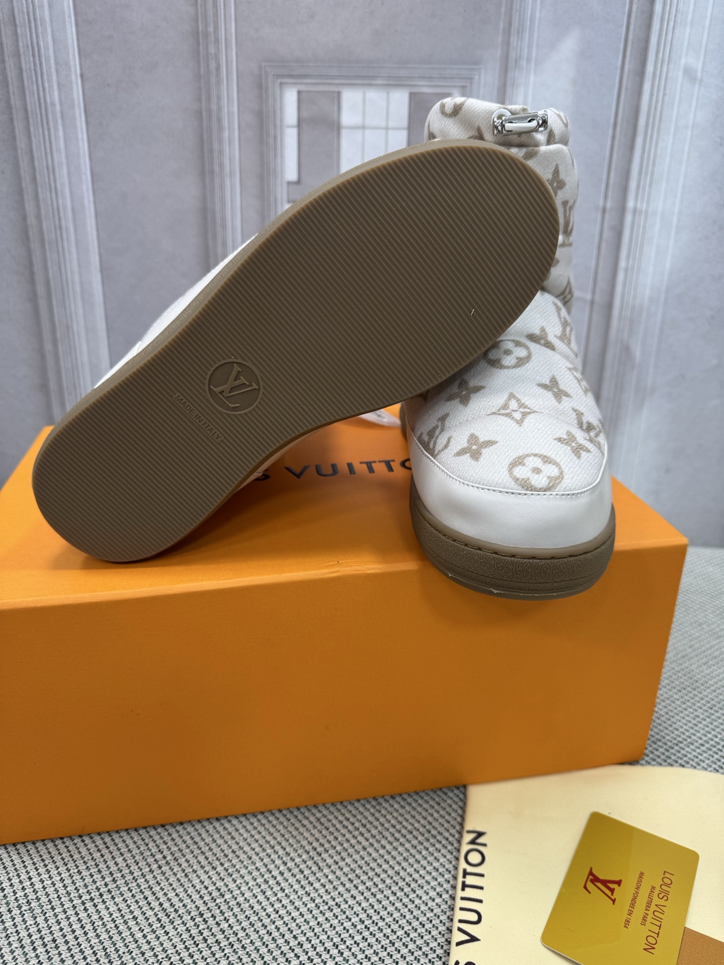 Louis Vuitton 专柜款经典手袋 7