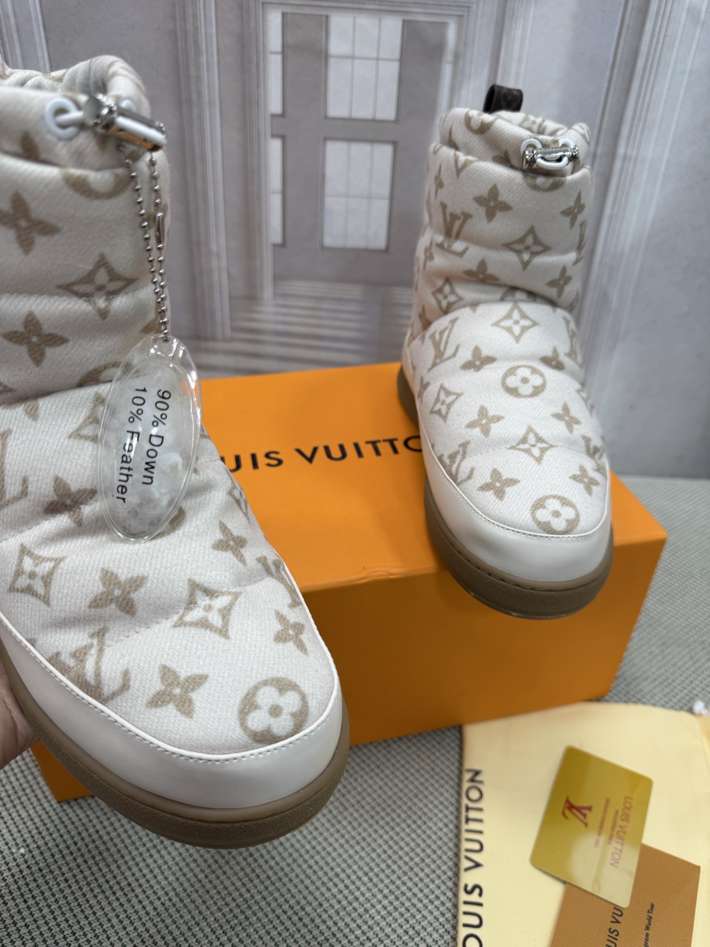 Louis Vuitton 专柜款经典手袋 9