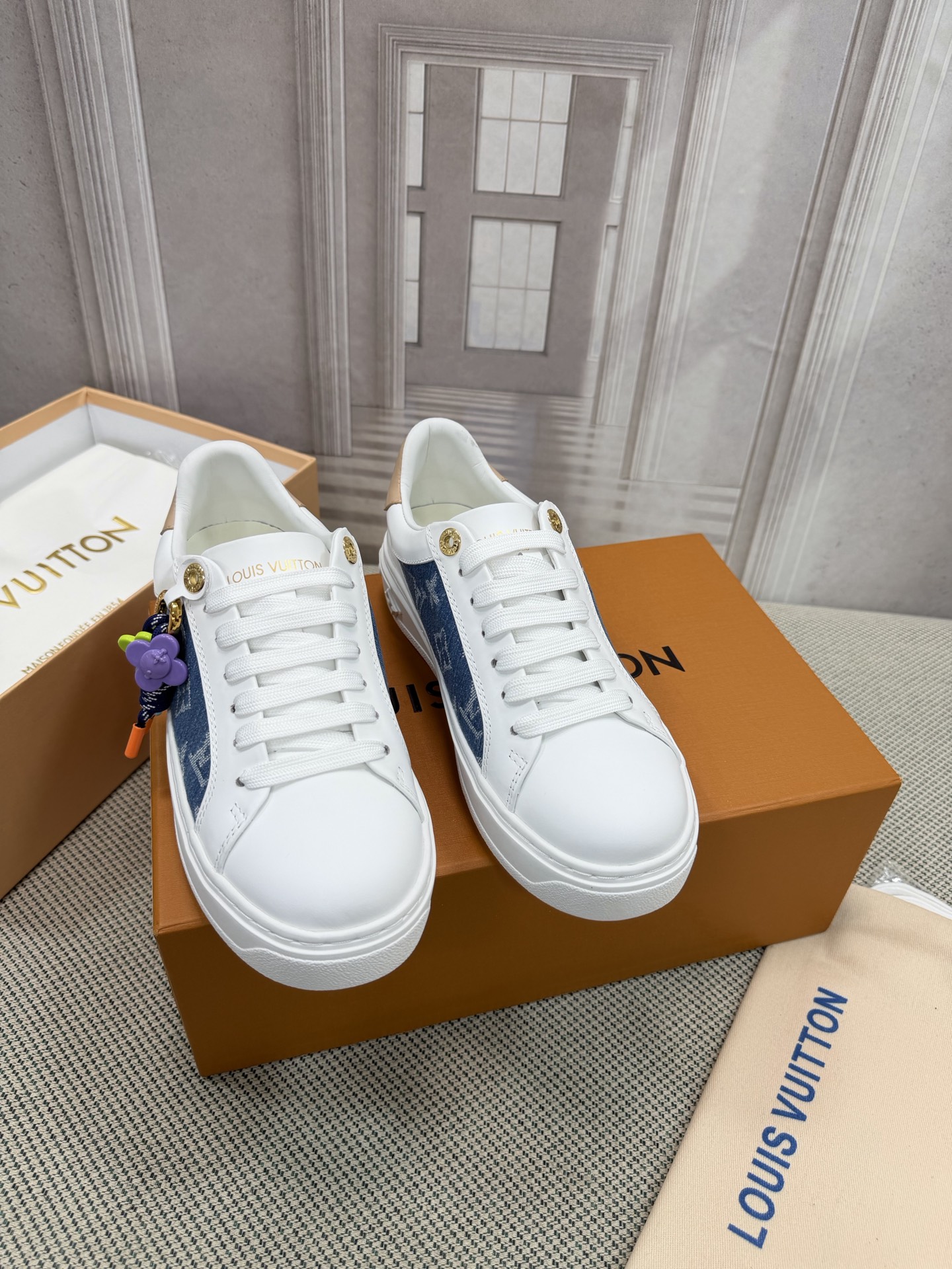 NO:784644,Loui* Vuitto*——purchasing quality, versatile and popular, new products, official website limited edition!  Purchase the original 1:1 accurate replica, the details are invincible, full of sincerity, imported customized original materials, the details are 100% restored, this effect cannot be achieved without the original!  LV’s best-looking women’s shoes in the past, don’t miss it!  The upper adopts 5D printing technology, packaging technology, Goodyear seaming method, fine workmanship, original TPU outsole, imported silk cowhide material, cowhide lining/foot pads. Size for women is 35-39 (customized for 40, non-returnable and non-exchangeable), for men. 39-45. Packaging original drawer box packaging, casual shoes/sports shoes, louis vuitton, louis vuitton, sneakers, cowhide19860909Loui* Vuitto*——代购品质 百搭穿红着力推新品,官网限定款！购入原版1:1精准复刻、细节很无敌、诚意满满、进口定制原版材质、细节百分百还原、没有原版是开不出这效果的！lv 历年来最好看的女鞋 千万不要错过！鞋面采用5D打印技术 套包工艺 固特异锁边做法 做工精细 大底TPU原版底 面料进口丝绸牛皮 内里牛皮里/垫脚 Size女款35-39（40定制不退不换） 男款.39-45 包装原版抽屉盒包装,休闲鞋/运动鞋,louis vuitton,louis vuitton,sneakers,cowhide,Women's Shoes