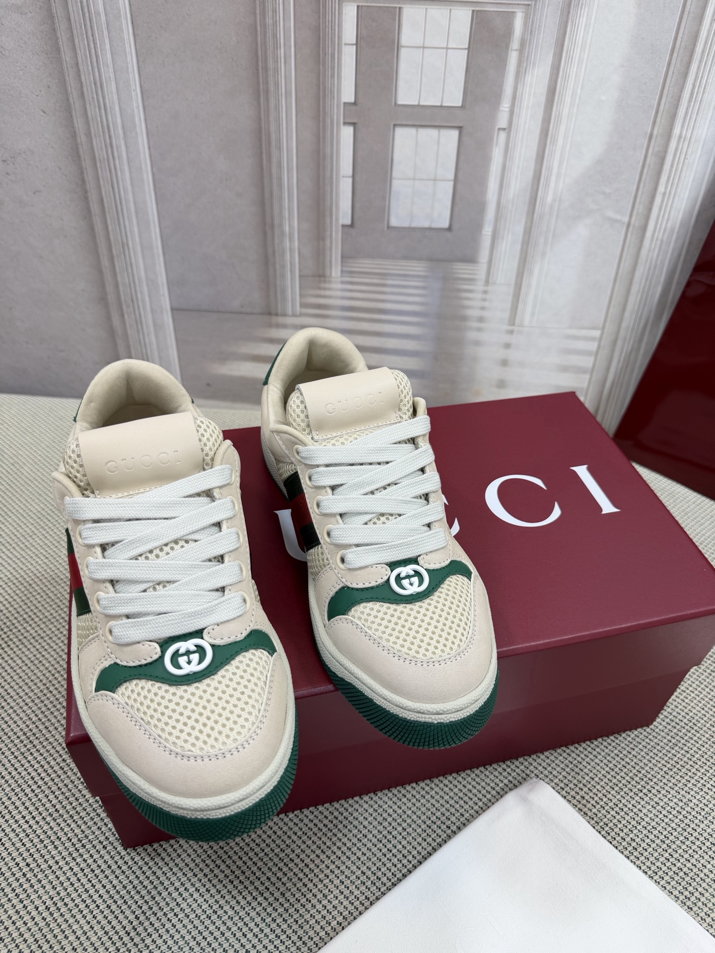 NO:819866,Gucci——Purchase version NFC with scanning chip GG series distressed dirty shoes-the hottest model of the year is coming!  9 times out of 10, this is a must-have model. New colors are recommended - the ultimate version on the market!  Purchase the original version and develop it... fabric, material, outsole, and details can be compared at will!  Open molded Swarovski one-to-one replica rhinestone chain...Metal cherry pendant...Metal double G crystal cylindrical mark...Gucci original customized narrow webbing...Super flash series - flash diamond chain. The cherry decoration is detachable and can be changed into two for any combination to highlight your personality. Exclusive color-brushed cowhide fabric. Hand-made distressed is very textured and has a sense of luxury!  The details of the workmanship can be seen in the picture, and no line is missed. The original terry cloth is delicate, soft, more comfortable and breathable, and the private mold is stamped in two colors. Packing process Goodyear hemming method Fabric: Original imported GG cloth/silk cowhide Outsole: Original TPU outsole (lower layer is wider, upper layer is narrower) European version matching packaging... Women's 35-40 (34 41 custom-made, non-returnable) Men's 39-44 (38 45  46 (customized, non-refundable), casual shoes/sports shoes, gucci, swarovski, sneakers, cowhide19860909Gucci————代购版本 NFC带扫码芯片 GG系列做旧小脏鞋-年爆款来袭！ 十转九卖必上款 新色加推-市场终极版本！ 购原版开发….面料 材质 大底 细节任意对比！ 开模施华洛世奇一比一精复刻水钻链.....金属樱桃吊坠……金属双G水晶圆柱形标……Gucci原版定制窄织带…… 超闪系列—闪钻链.樱桃装饰可拆卸,一变二任意搭配,彰扬个性 专属擦色牛皮面料.手工做旧非常有质感,自带高级感！ 做工细节图可体现,不放过一条线. 原版毛巾布里细腻柔软更舒适透气,私模钢印双色 套包工艺 固特异锁边做法 面料:原版进口GG布/丝绸牛皮 大底:原版TPU大底(下层宽,上层窄) 欧版配套包装…… 女款35—40（34 41定做不退换） 男款39-44（38 45 46定做不退换）,休闲鞋/运动鞋,gucci,swarovski,sneakers,cowhide,Women's Shoes