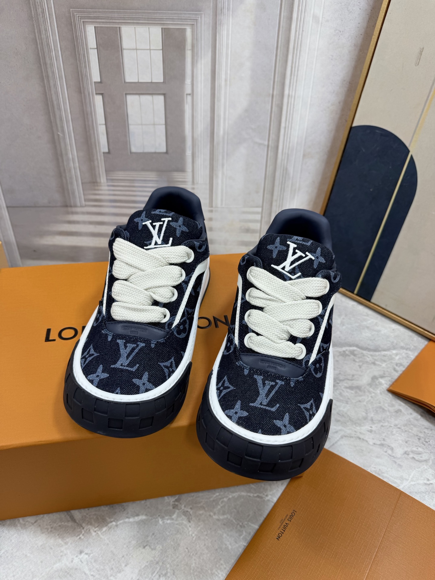 Louis Vuitton Sneakers