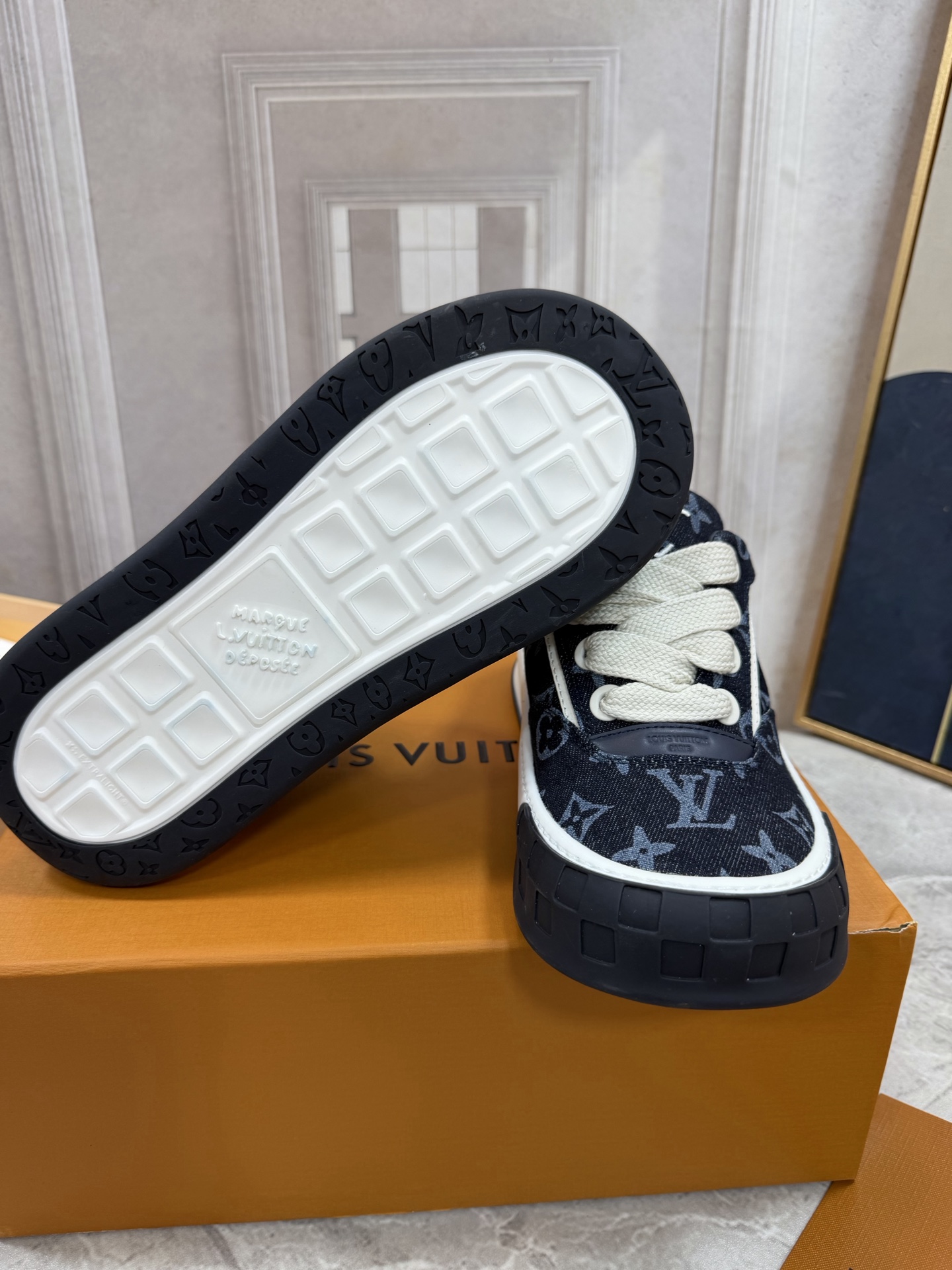 Louis Vuitton Sneakers