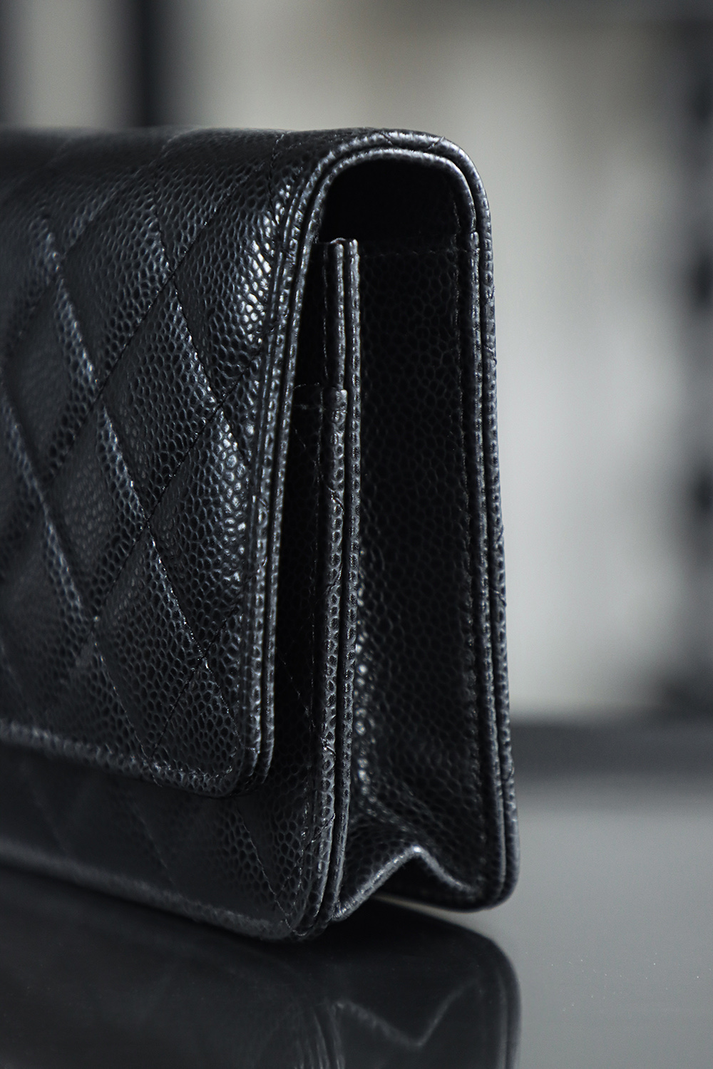 Wallet on Chain發財包鑒定版👜C-1380
一包一碼 支持全球鑒定查驗身份證原廠專G
Haas皮料過關清單資料可査詢

經典系列WOC，從命名就能直觀感受到這款包包的獨特設計理念，它將傳統錢包與鏈條肩帶進行了巧妙融合！ 它大小精緻，恰好能容納一張百元人民幣，囙此被賦予了“發財包”這一吉祥又討喜的昵稱。 小巧身形，卻蘊含著大大的能量。

五金：全鋼銀扣
皮料：Hass小牛皮大球紋
尺寸：12*19.3*3.5cm