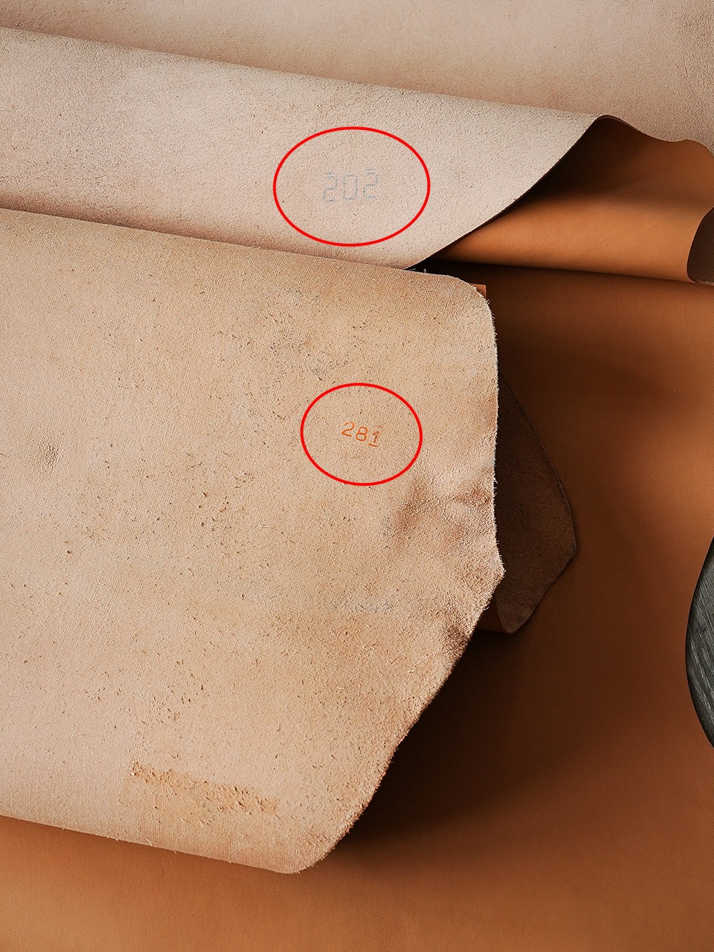 All original factory leather will have the raw material department's production code⚠